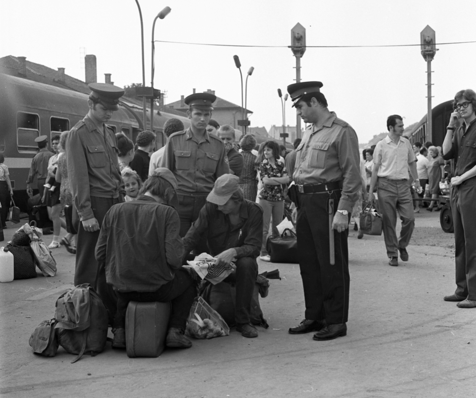Hungary, Budapest I., Déli pályaudvar., 1972, Magyar Rendőr, light-signalling device, Budapest, Fortepan #65935