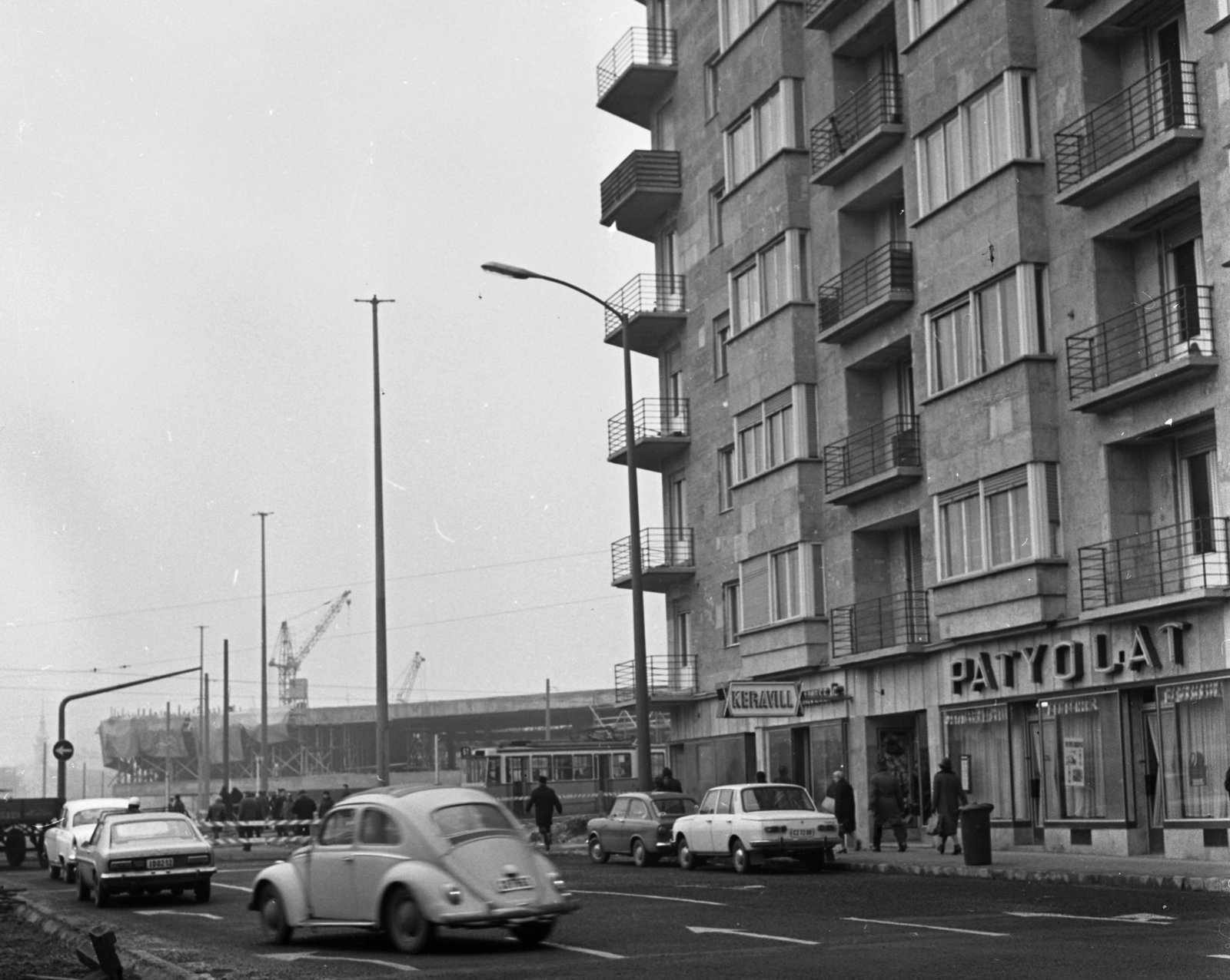 Hungary, Budapest XII., Magyar Jakobinusok tere az Alkotás utca és az épülő Déli pályaudvar felé nézve., 1972, Magyar Rendőr, Volkswagen-brand, Volkswagen Beetle, Budapest, number plate, Fortepan #65969