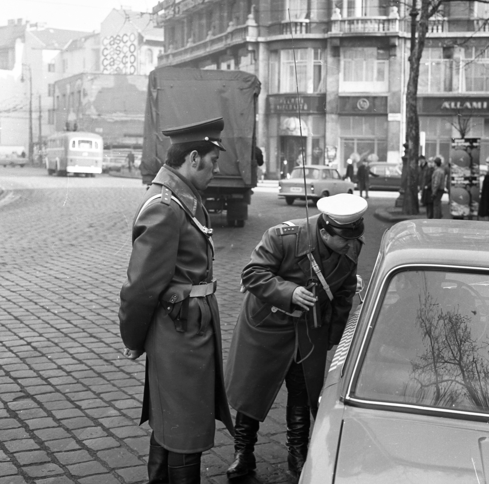 Hungary, Budapest VIII.,Budapest IX., Kálvin tér, jobbra a Ráday utca torkolata., 1973, Magyar Rendőr, Budapest, Fortepan #65977