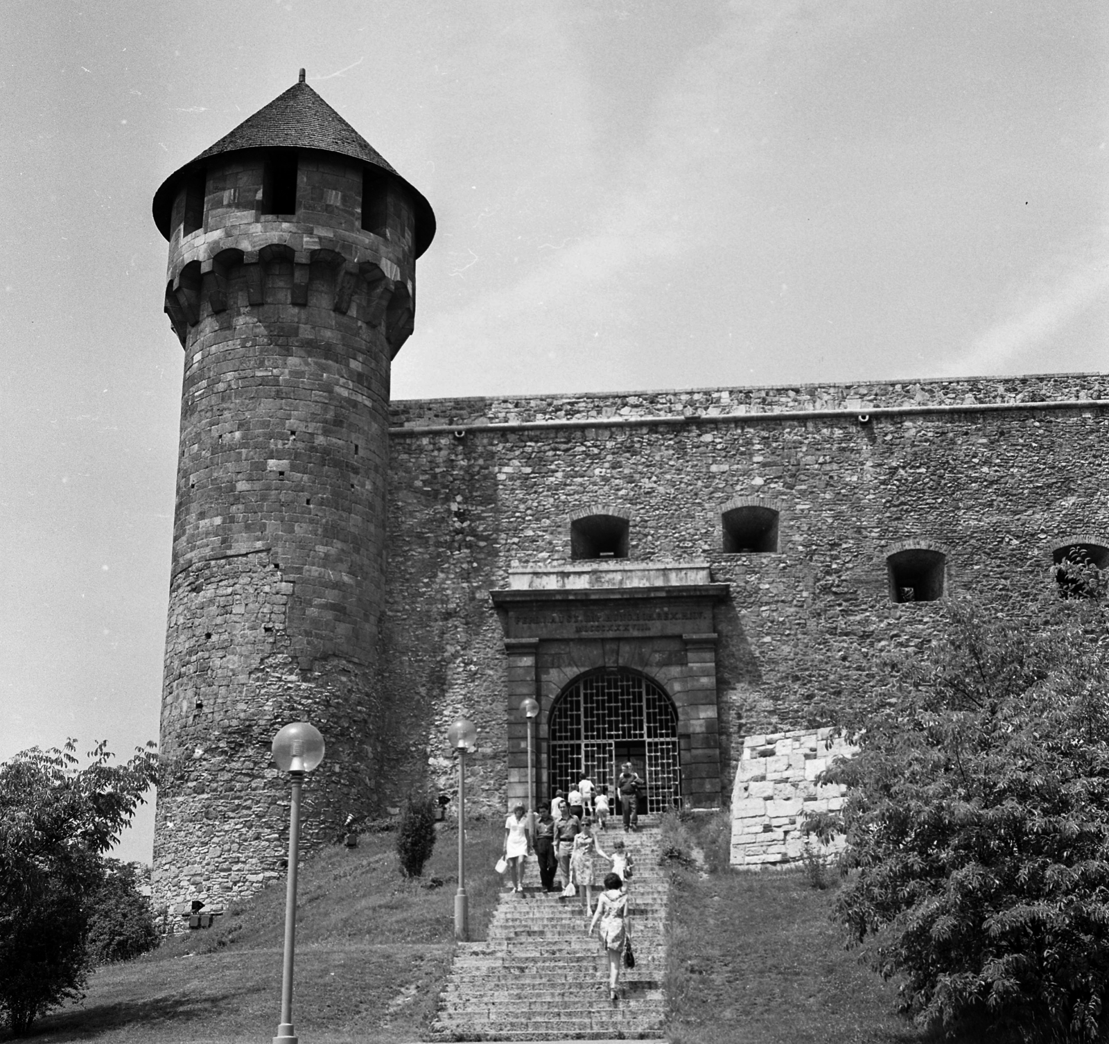 Magyarország, budai Vár, Budapest I., Buzogány torony és a Ferdinánd kapu., 1975, Magyar Rendőr, Budapest, Fortepan #66089