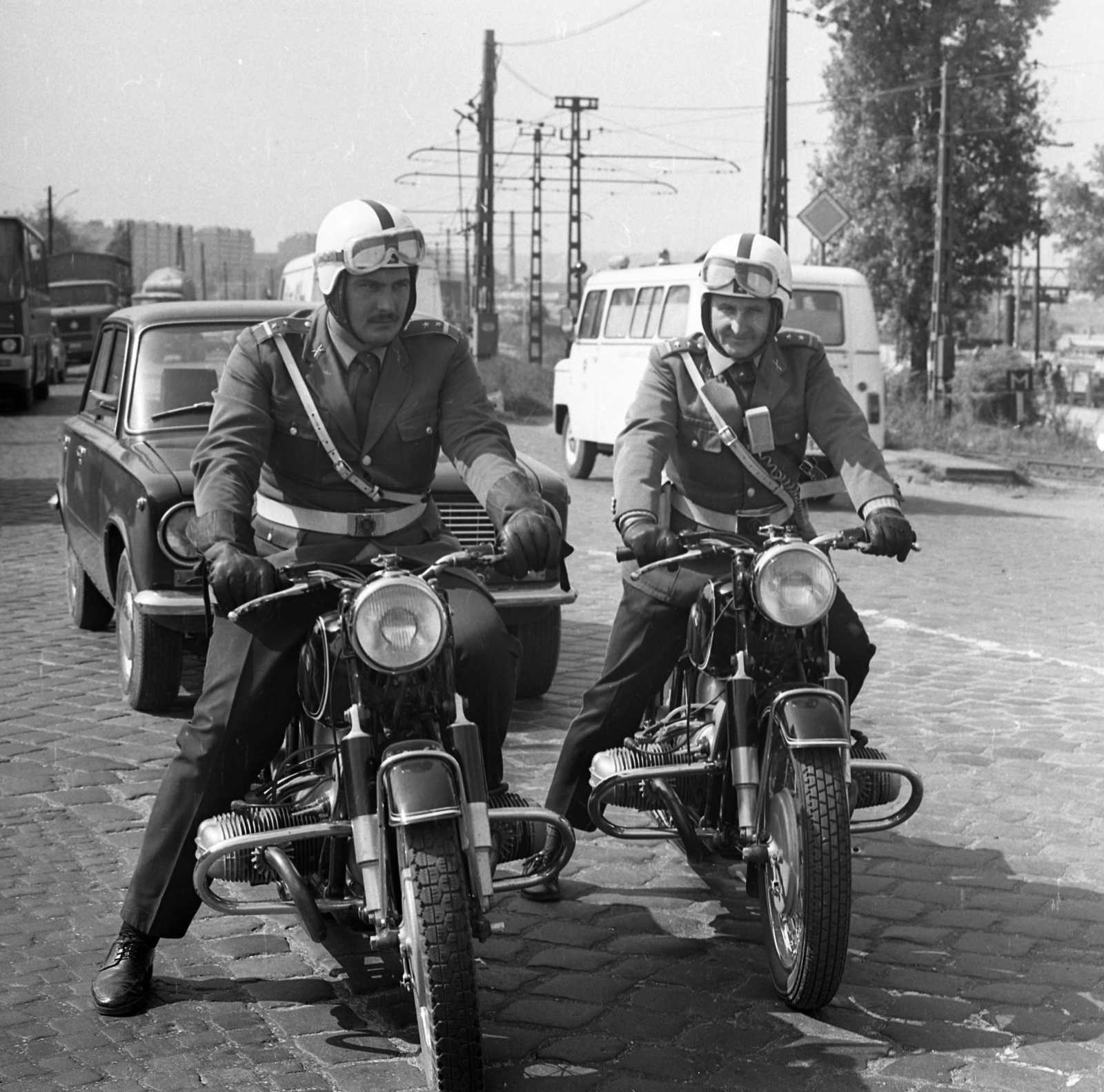 Hungary, Budapest XX., Csepeli átjáró Csepel felé nézve., 1976, Magyar Rendőr, Nysa-brand, BMW-brand, Budapest, traffic, Fortepan #66193