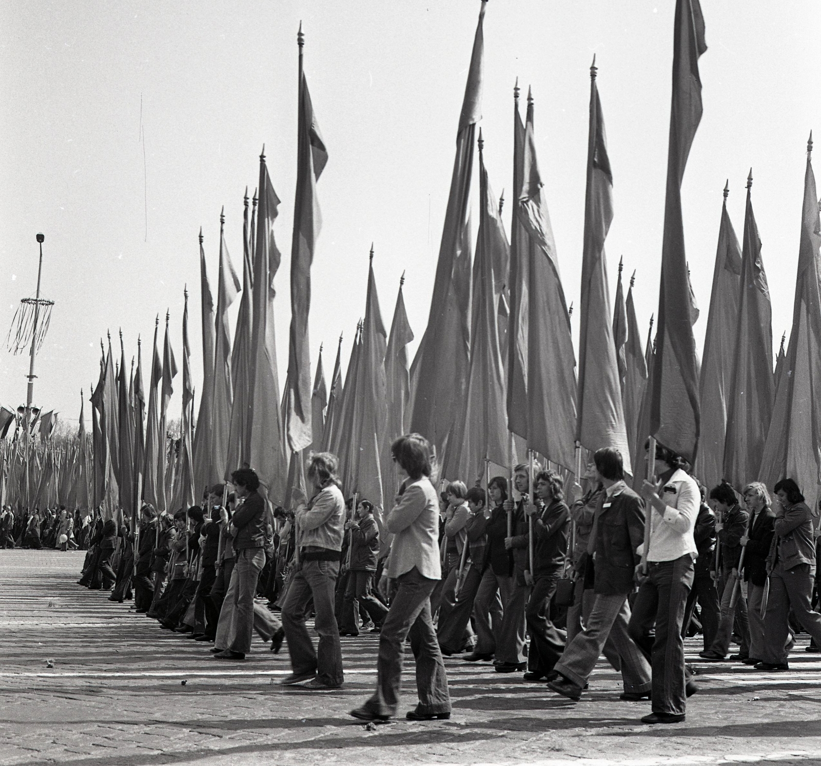 Hungary, Budapest XIV., Ötvenhatosok tere (Felvonulási tér), május 1-i felvonulás., 1976, Magyar Rendőr, march, 1st of May parade, Budapest, Fortepan #66201