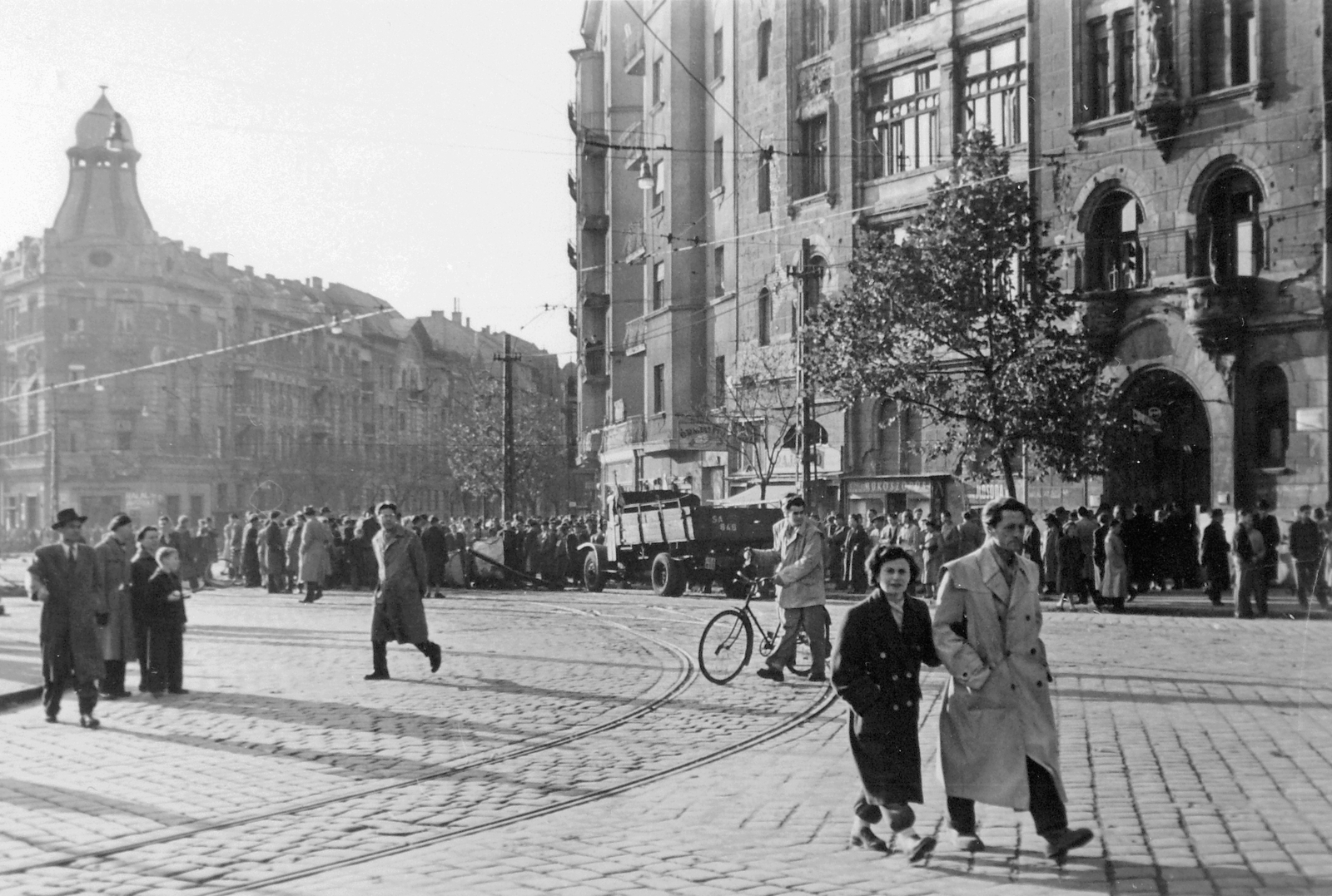 Hungary, Budapest XI., Móricz Zsigmond körtér, szemben a Villányi út.         , 1956, Juricza Tibor, revolution, Budapest, Fortepan #6647