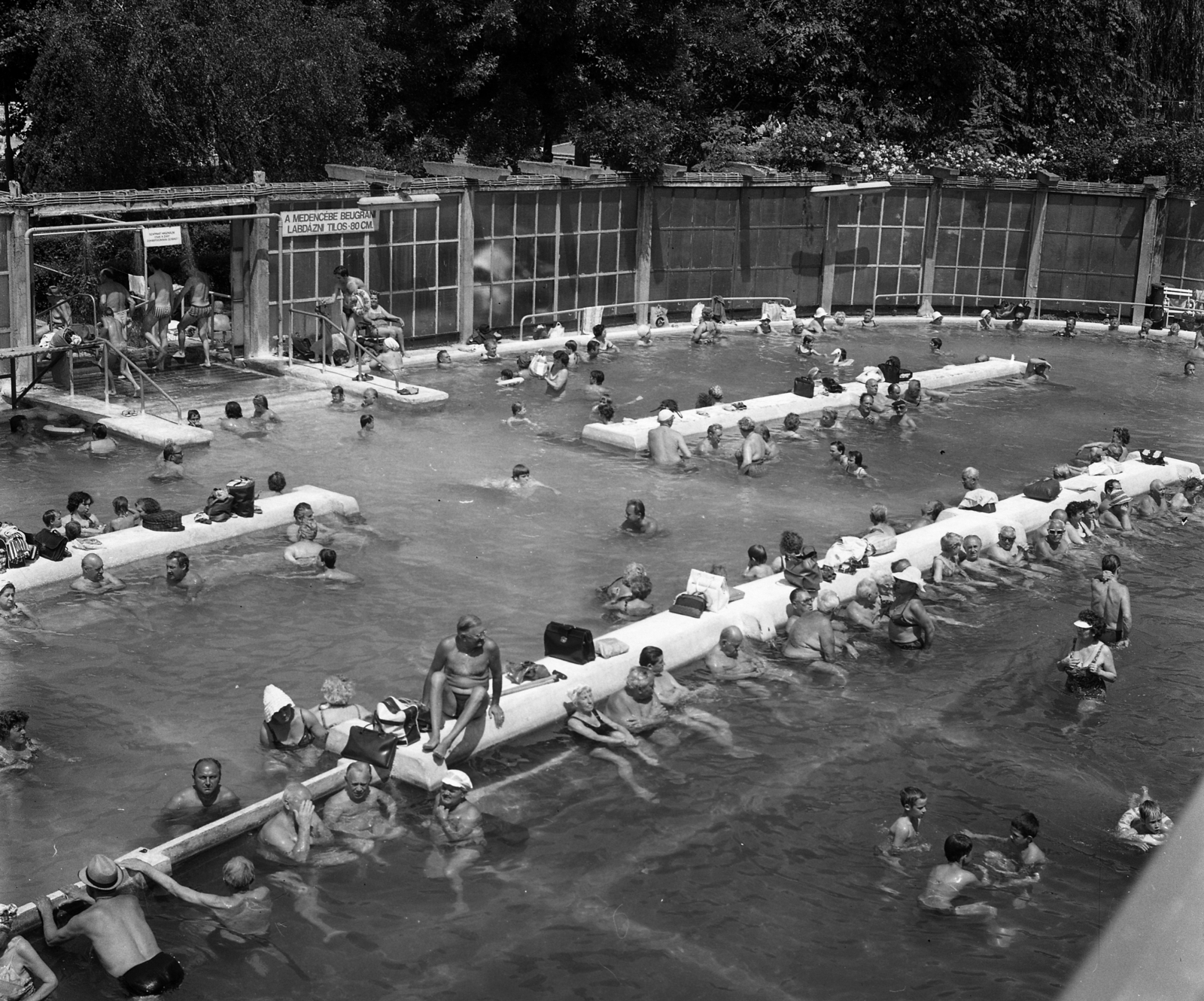 Magyarország, Budapest XIII., Dagály (Szabadság) fürdő., 1980, Magyar Rendőr, Budapest, Fortepan #66493