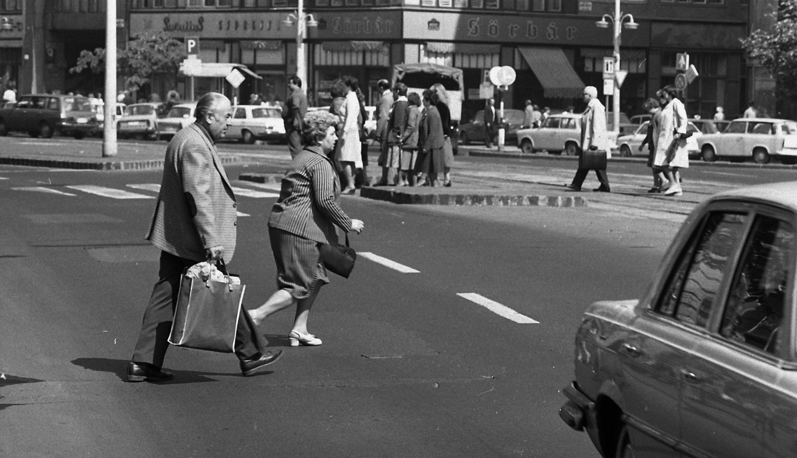 Hungary, Budapest VII., Károly (Tanács) körút, jobbra a Dob utca torkolata., 1981, Magyar Rendőr, Polski Fiat-brand, Budapest, Fortepan #66595