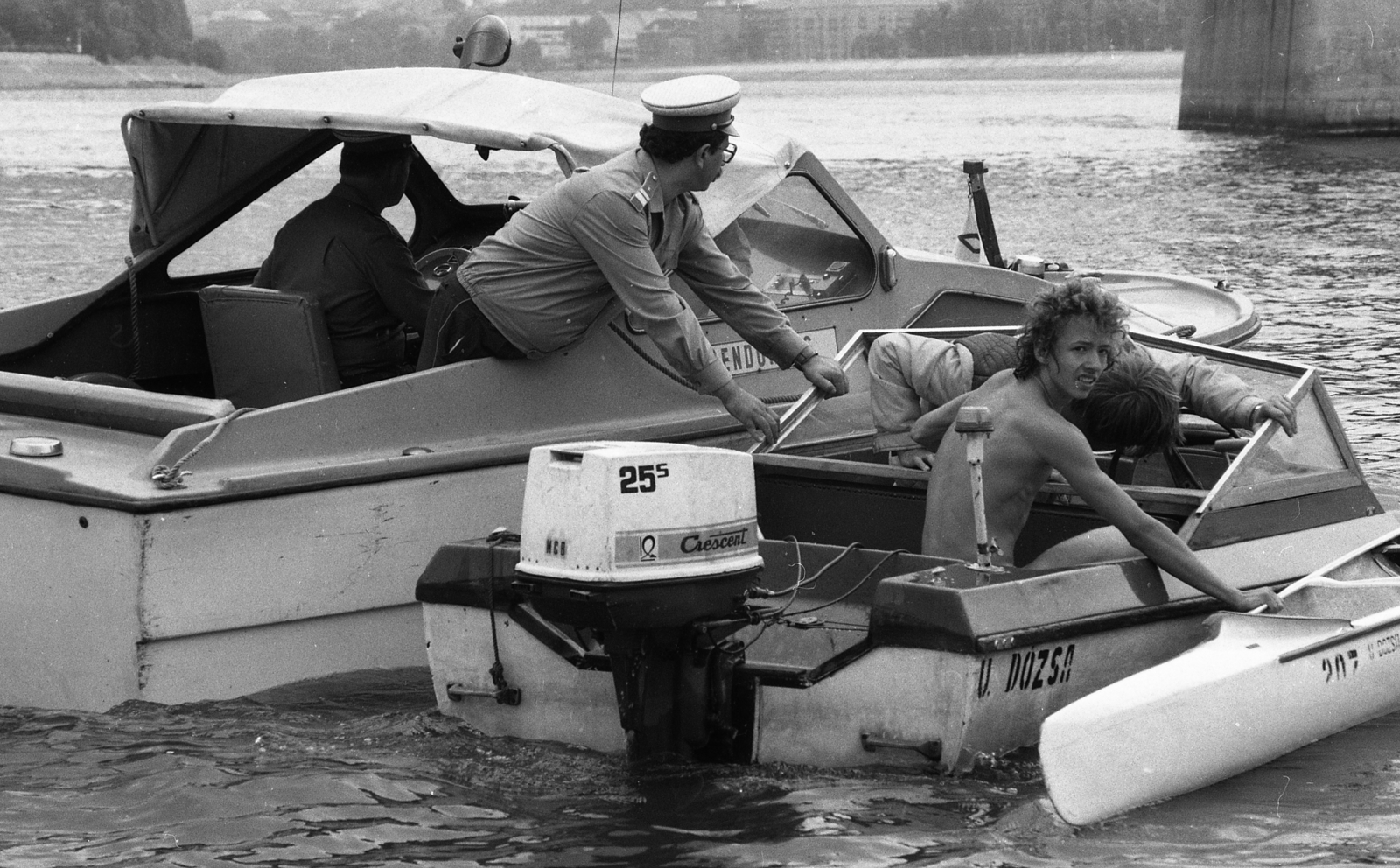 Hungary, Budapest, balra a Margit-sziget, szemben a Újlaki rakpart az Árpád hídtól nézve., 1981, Magyar Rendőr, motorboat, Fortepan #66614