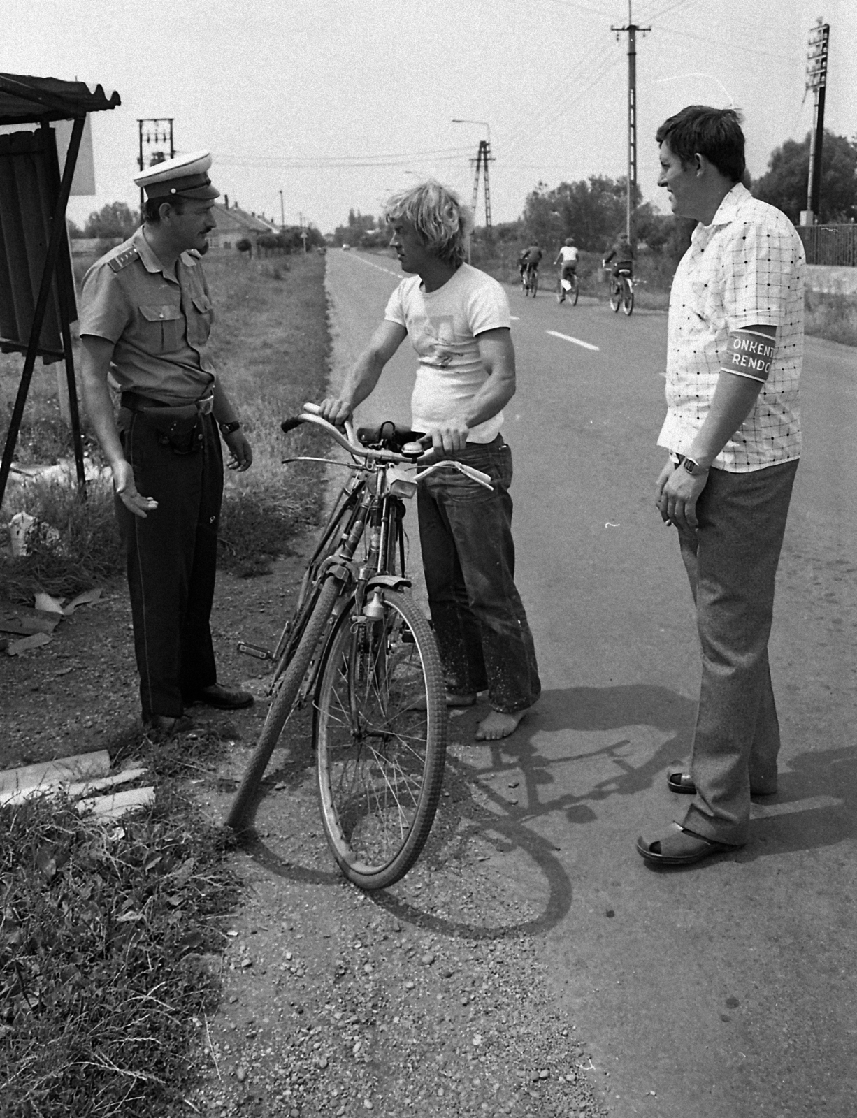 Hungary, 1981, Magyar Rendőr, transport, bicycle, uniform, men, cop, armband, volunteer police, Fortepan #66626
