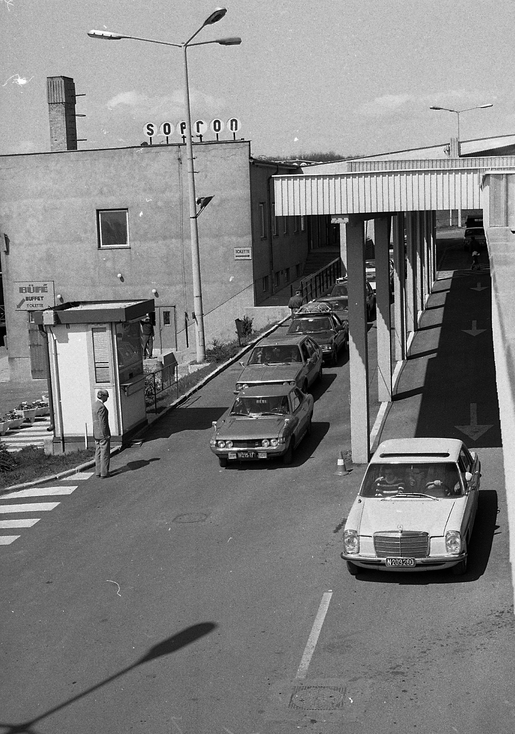 Hungary, Sopron, közúti határátkelő., 1982, Magyar Rendőr, Toyota-brand, Fortepan #66730