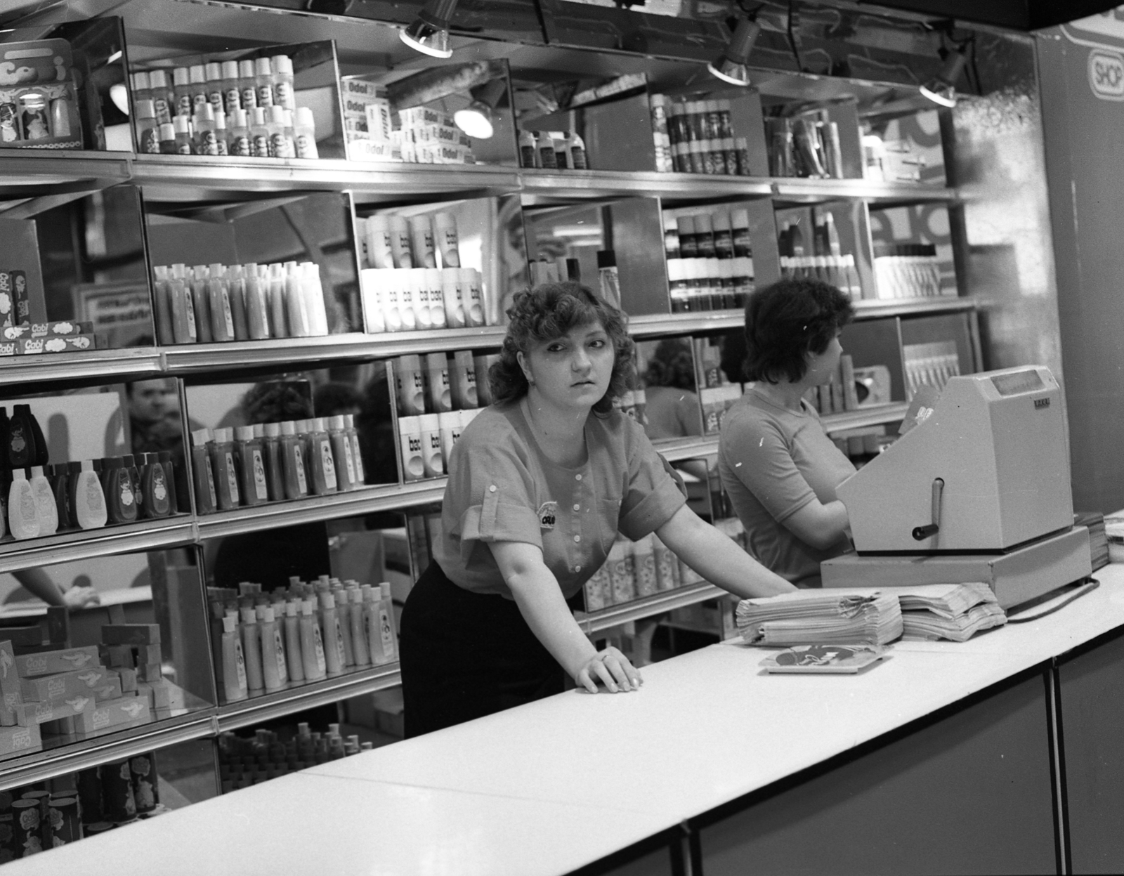 Hungary, 1982, Magyar Rendőr, cashier machine, Fortepan #66802