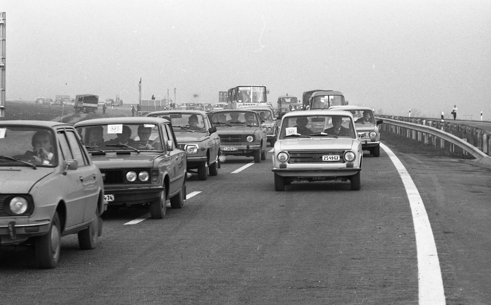 Hungary, Bicske, a felvétel az M1-es autópálya Bicske - Tatabánya közötti szakaszának átadásakor készült., 1982, Magyar Rendőr, number plate, highway, Fortepan #66979