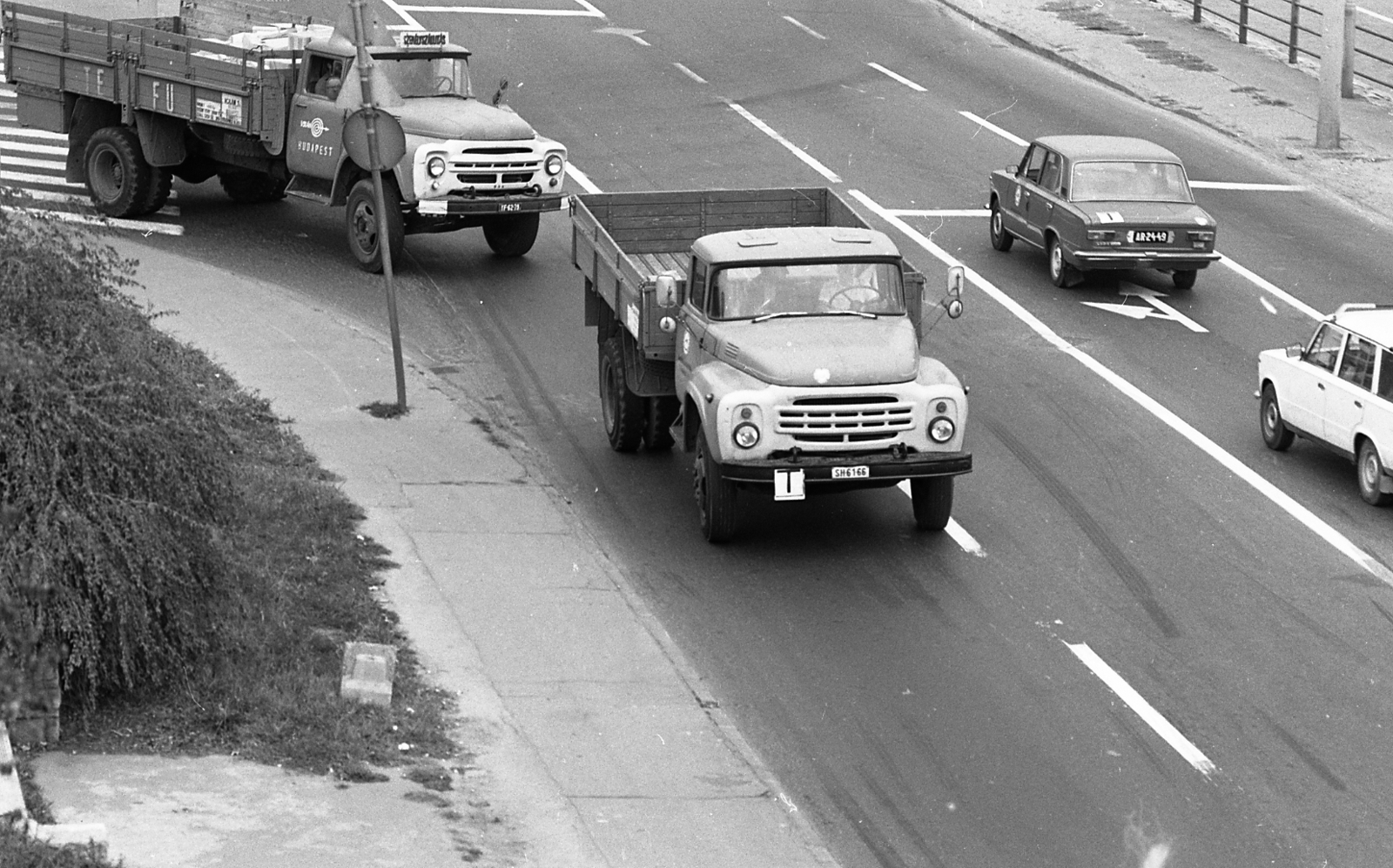 Hungary, Budapest XI., Műegyetem rakpart a Petőfi hídról nézve., 1983, Magyar Rendőr, commercial vehicle, ZIL-brand, Budapest, Fortepan #67076