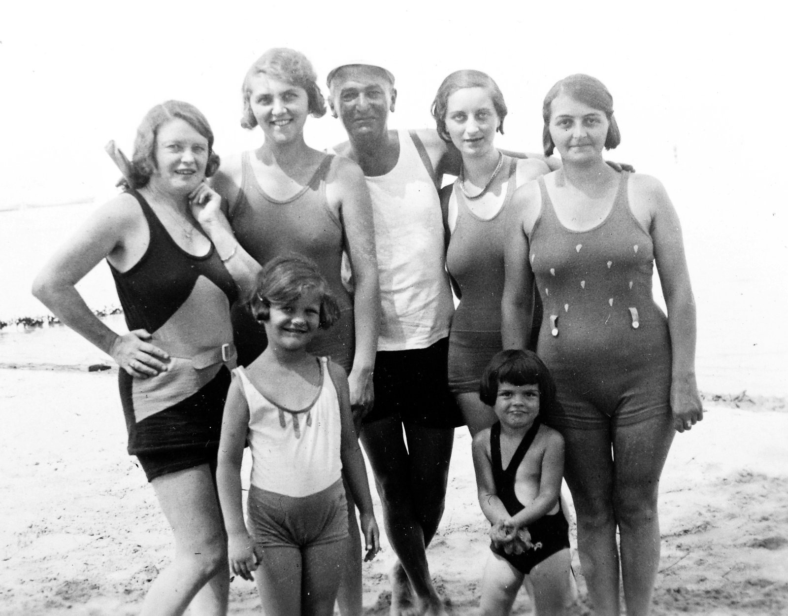 1935, Fortepan, bathing suit, tableau, smile, women, summer, kids, man, shore, sand, Fortepan #6708