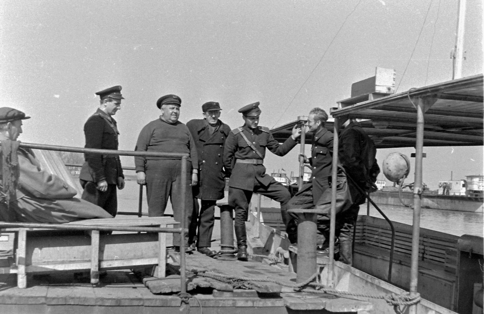 Hungary, Csepeli Szabadkikötő, Budapest XXI., 1956, Magyar Rendőr, ship, uniform, sailor, water police, Budapest, Fortepan #67281