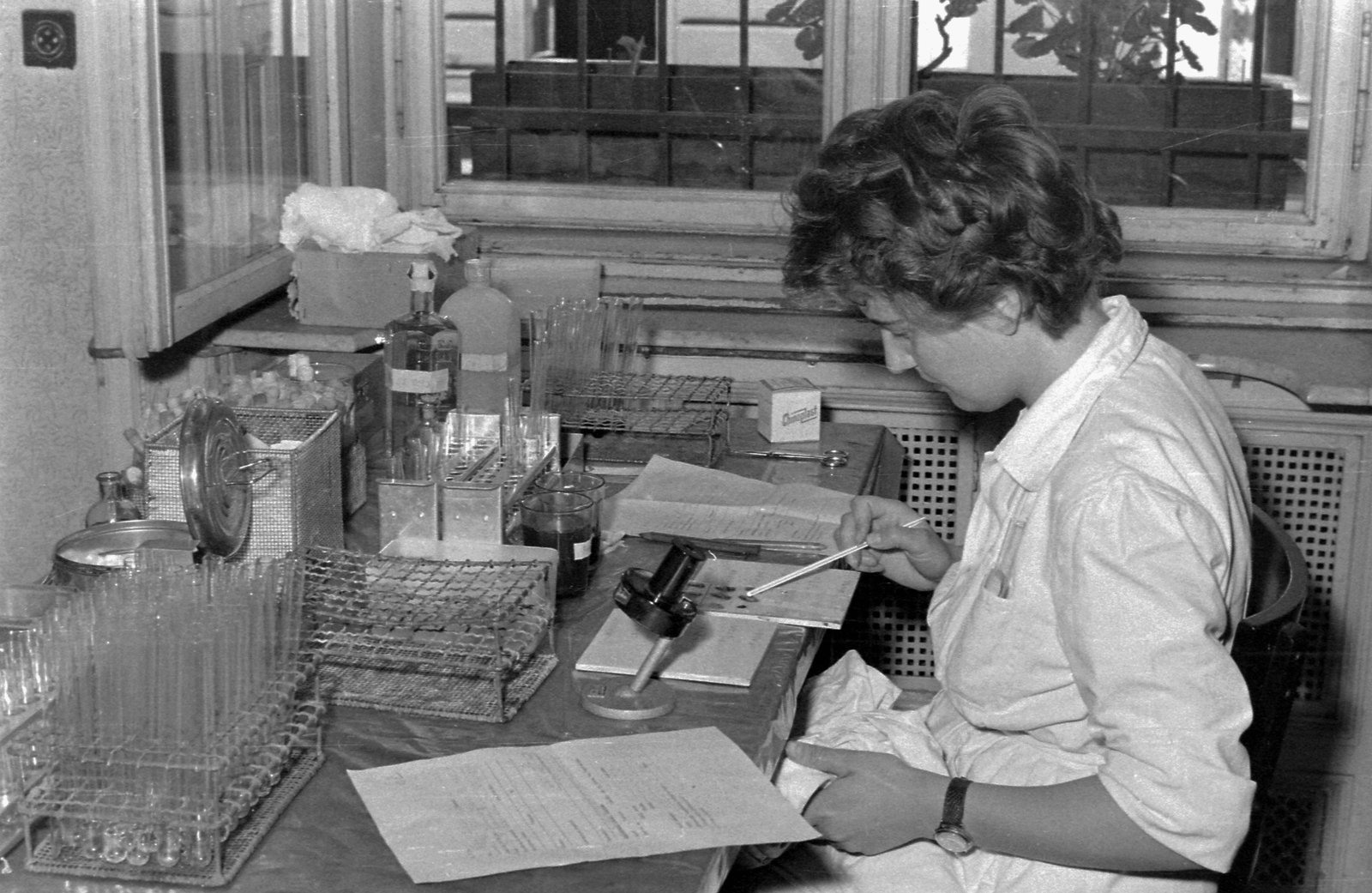Hungary, 1961, Magyar Rendőr, laboratory, test tube, Fortepan #67469