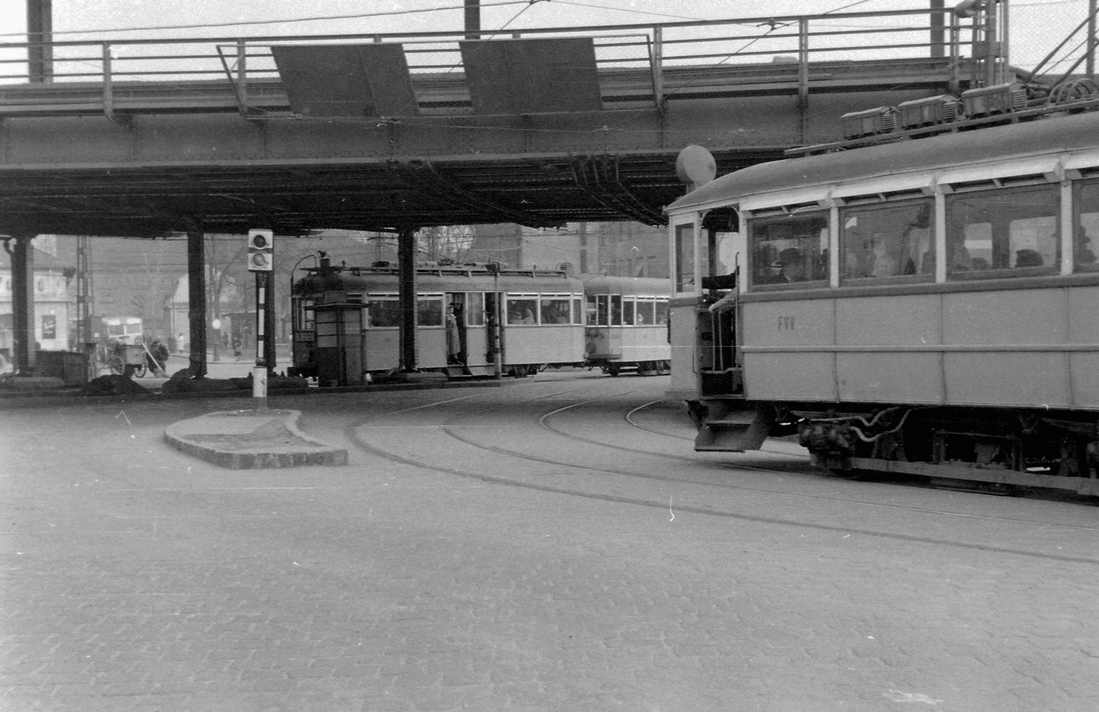 Hungary, Budapest X., Mázsa tér a Liget (Zalka Máté) tér irányába nézve., 1963, Magyar Rendőr, signal, railway bridge, Budapest, railway building, Fortepan #67570