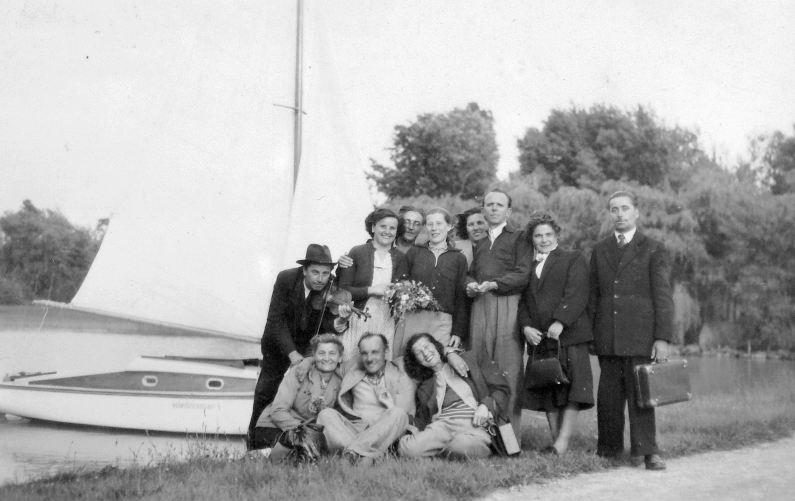 Vitorlás, 15-ös túrajolle., 1940, Fortepan, sailboat, musical instrument, tableau, violin, Fortepan #6764