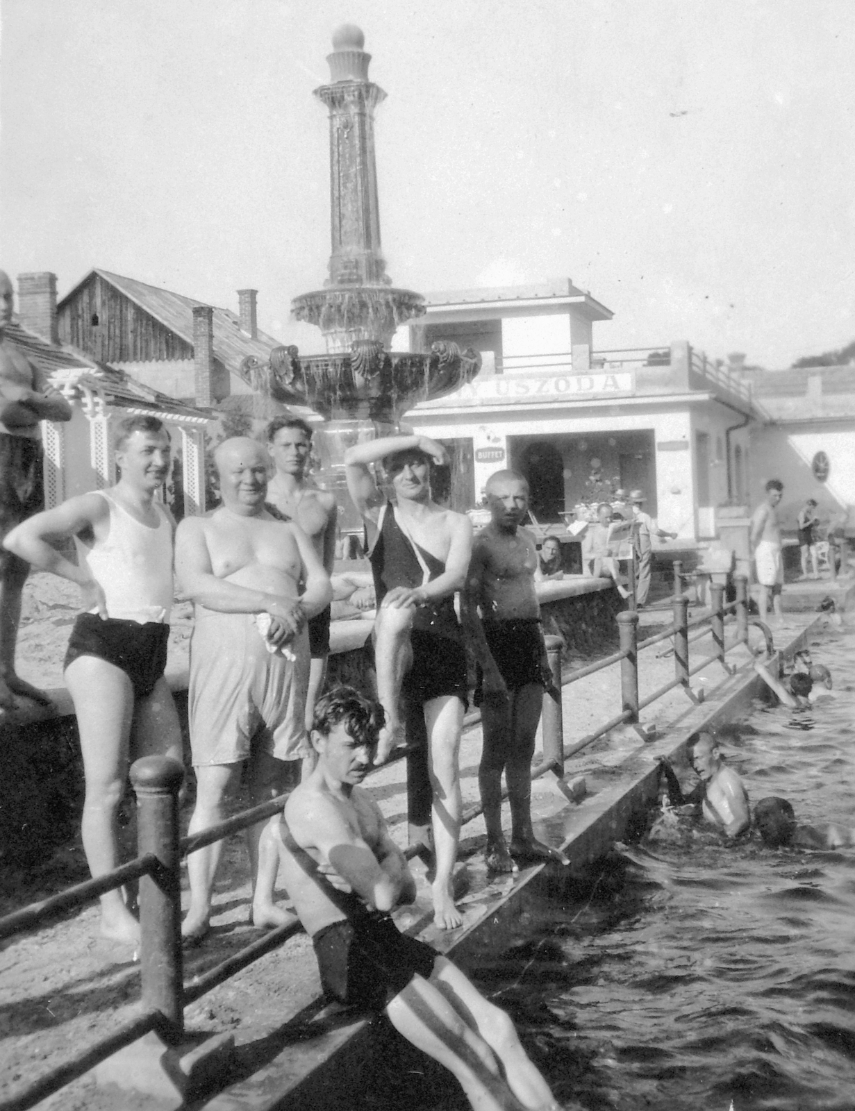 Hungary, Eger, Bárány uszoda (Verseny uszoda)., 1924, Fortepan, beach, bathing suit, swimming pool, fountain, tableau, genre painting, Fortepan #6776