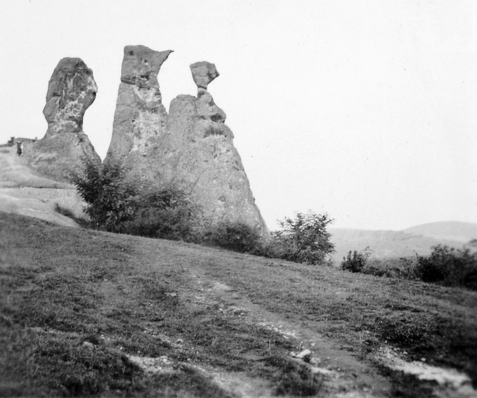 Hungary, Sirok, Barát és az Apáca sziklák., 1938, Gyöngyi, landscape, rock, Fortepan #6901