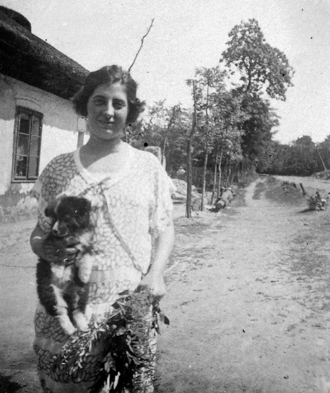 1924, Fortepan, portrait, dog, summer, woman, bouquet, hold in arms, Fortepan #6932