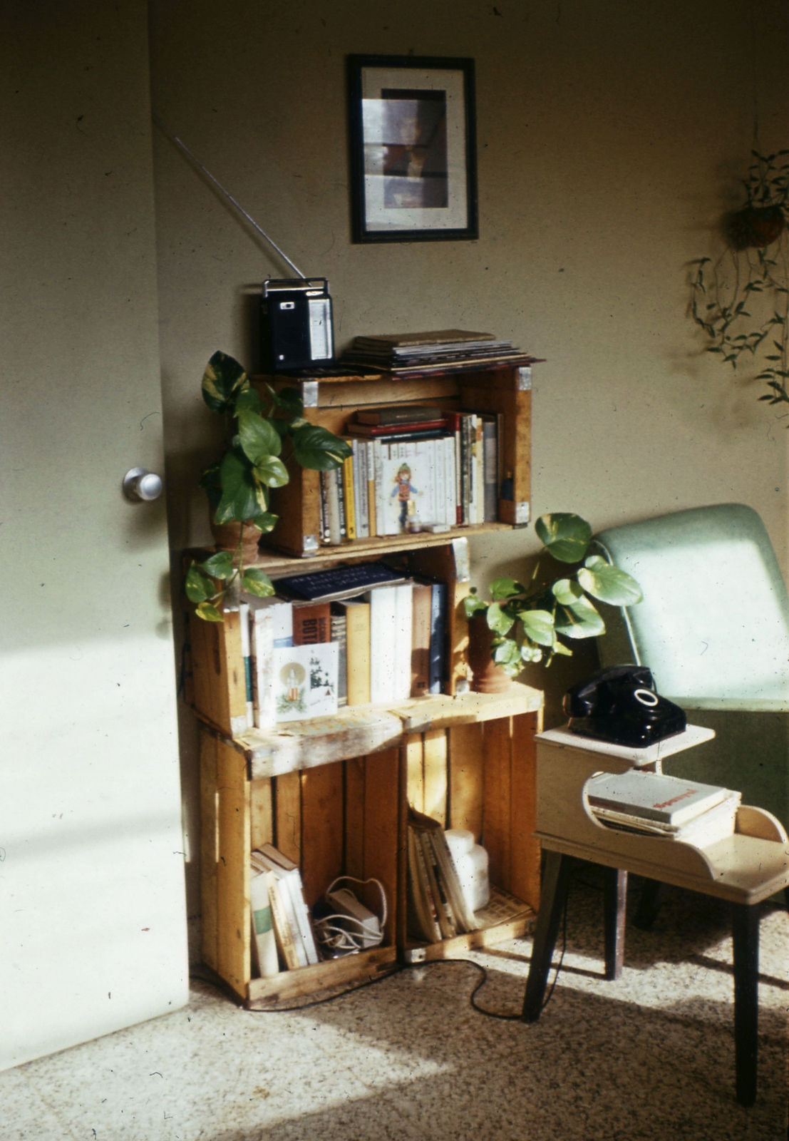 Cuba, Havana, szobabelső a Hotel Sierra Maestra-ban., 1974, Mészáros Zoltán, colorful, telephone, interior, portable radio, Fortepan #69764