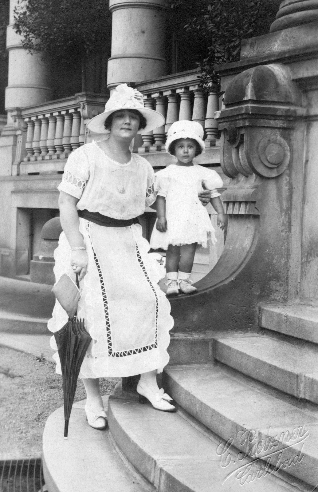 1920, Hetényi Zsuzsa, stairs, umbrella, Fortepan #69920