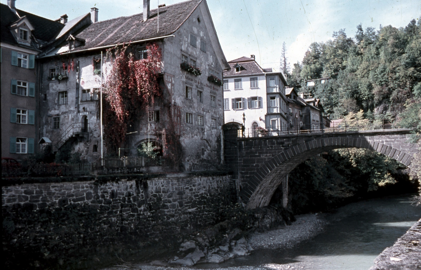 Austria, Feldkirch, Ill folyó, Heilig Kreuz Brücke., 1967, Zsanda Zsolt, Vajszada Károly, colorful, Fortepan #70068