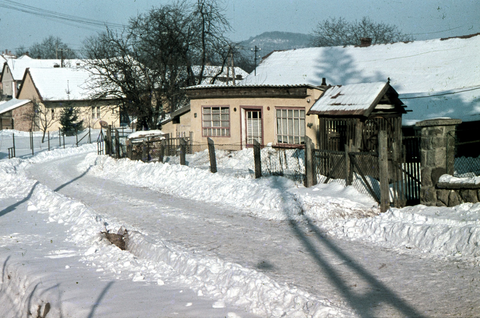 Hungary, Pilisszentlászló, Dózsa György utca., 1967, Zsanda Zsolt, Vajszada Károly, colorful, Fortepan #70077