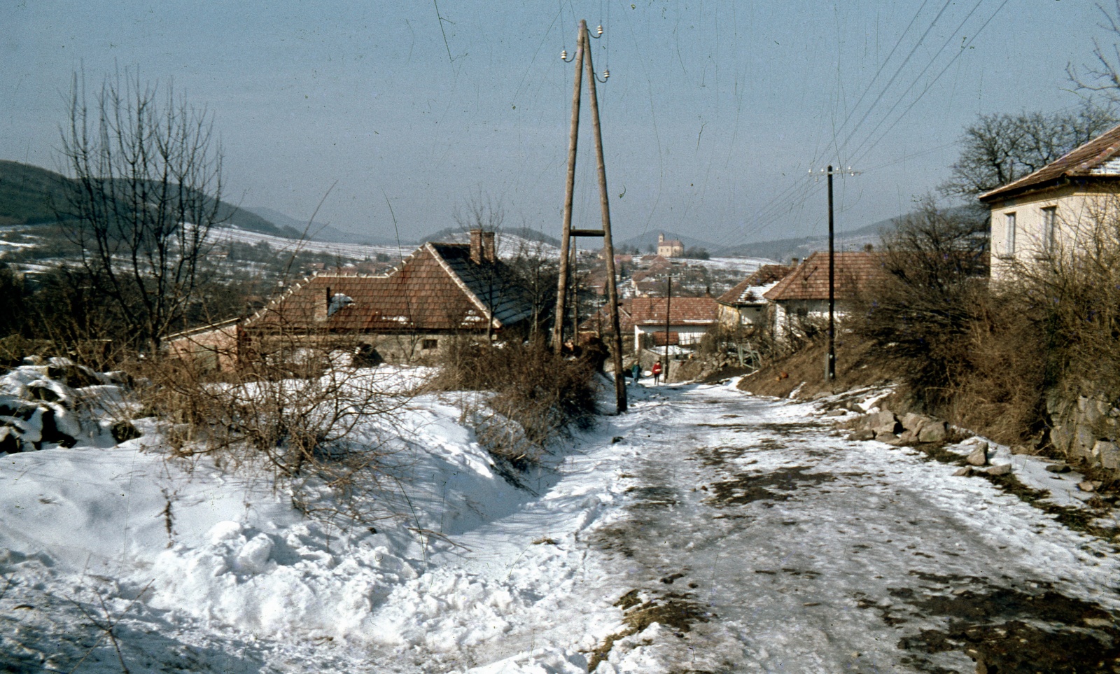 Hungary, Pilisszentlászló, kilátás a Kossuth Lajos utcából a templom felé nézve., 1967, Zsanda Zsolt, Vajszada Károly, colorful, Fortepan #70091
