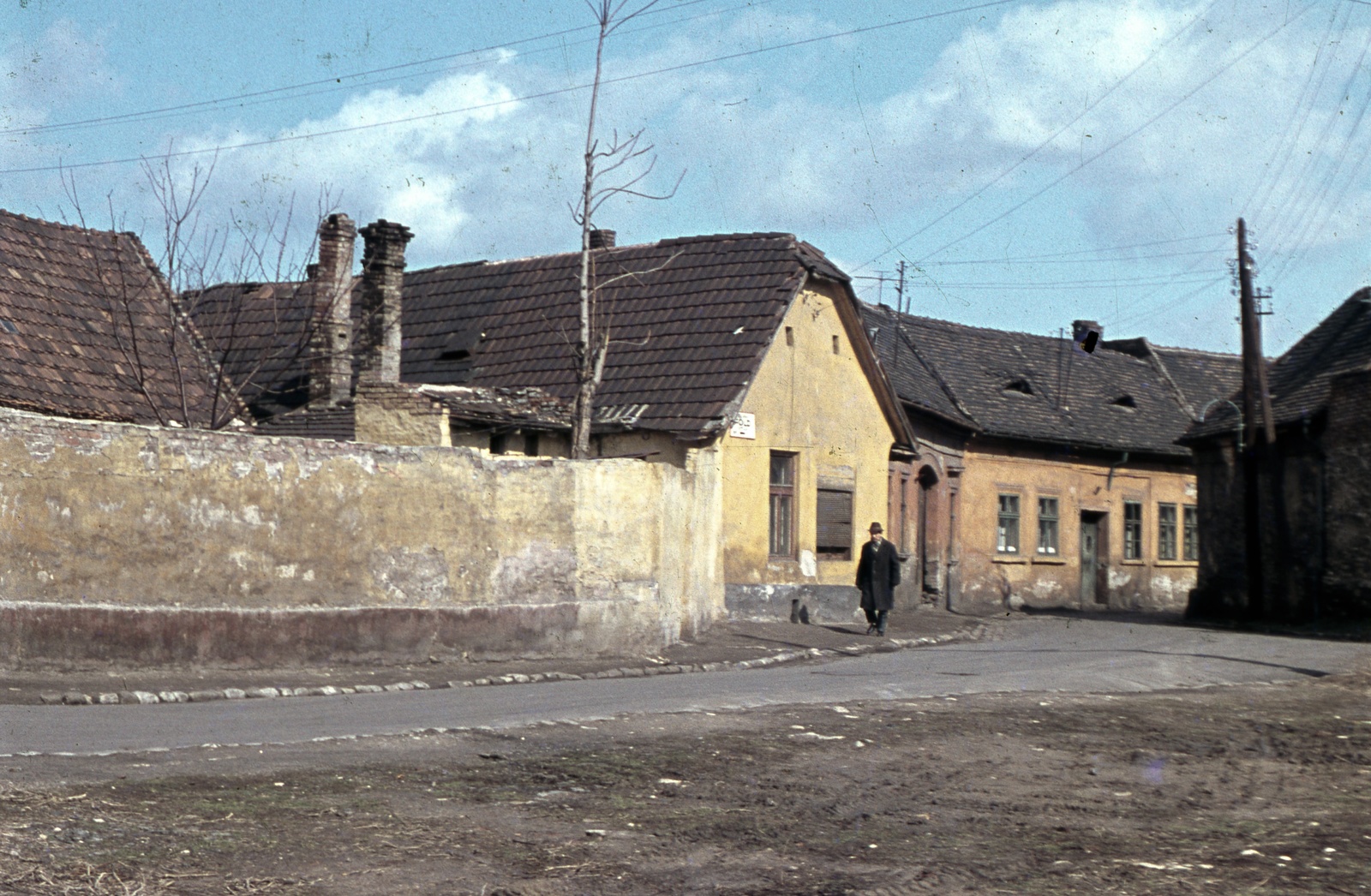 Hungary, Óbuda, Föld utca, a Gyűrű utca felől a Flórián tér felé nézve., 1968, Zsanda Zsolt, Vajszada Károly, colorful, street view, Budapest, disappeared, Fortepan #70095