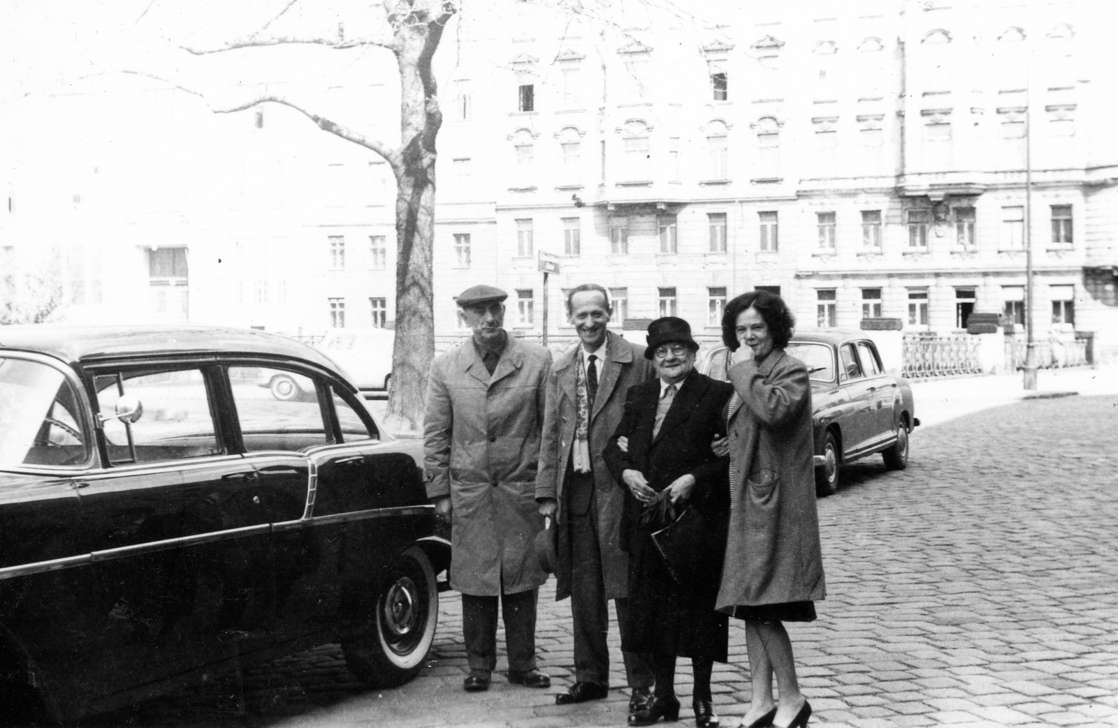 Austria, Vienna, Linke Wienzeile, Wackenroderbrücke., 1967, Fortepan, cobblestones, automobile, Fortepan #70263
