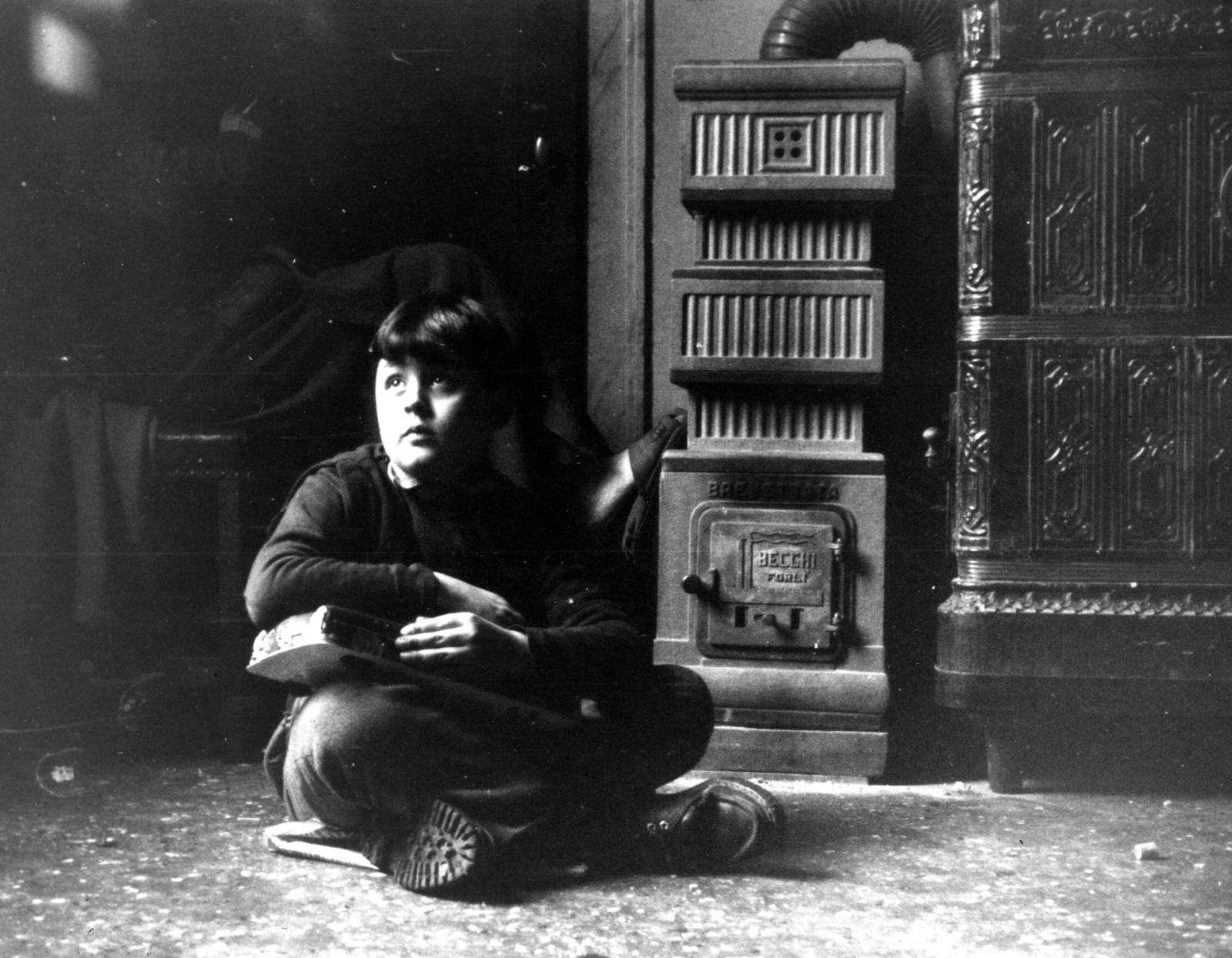 1962, Roberto Urban, törökülés, kályha, Fortepan #70302