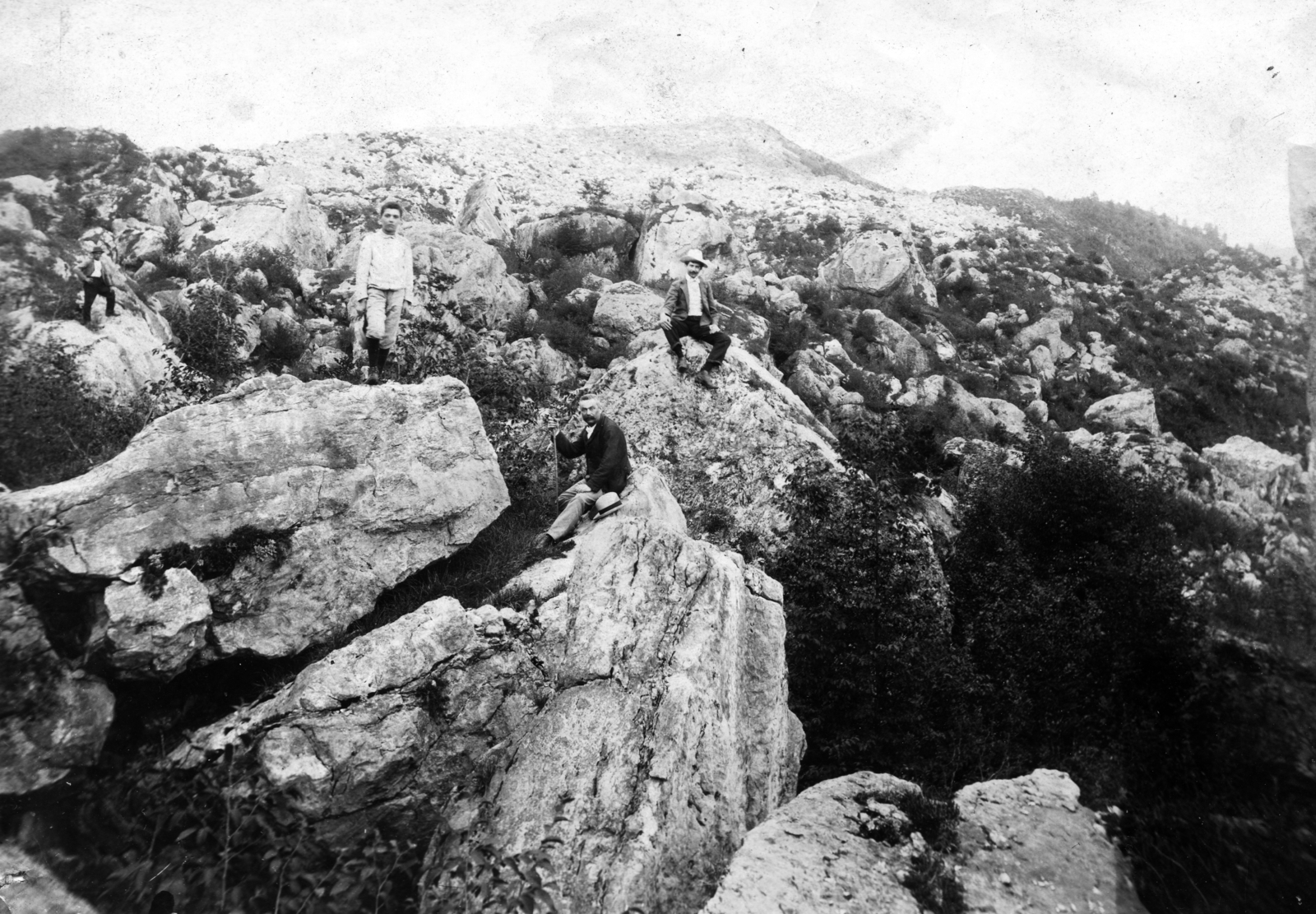 1915, Teodoro Wolf-Ferrari, excursion, rock, sitting on a rock, Fortepan #70309