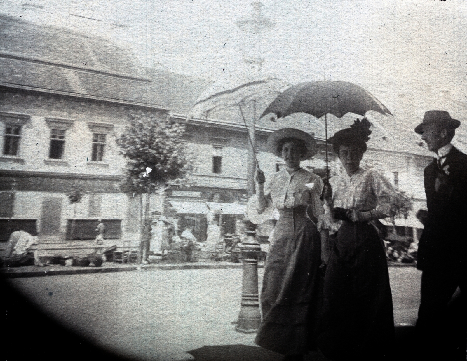 Romania,Transylvania, Cluj-Napoca, Deák Ferenc utca 1. és 3. számú ház., 1912, Fortepan, lawyer, opera singer, sunshades, Fortepan #7035