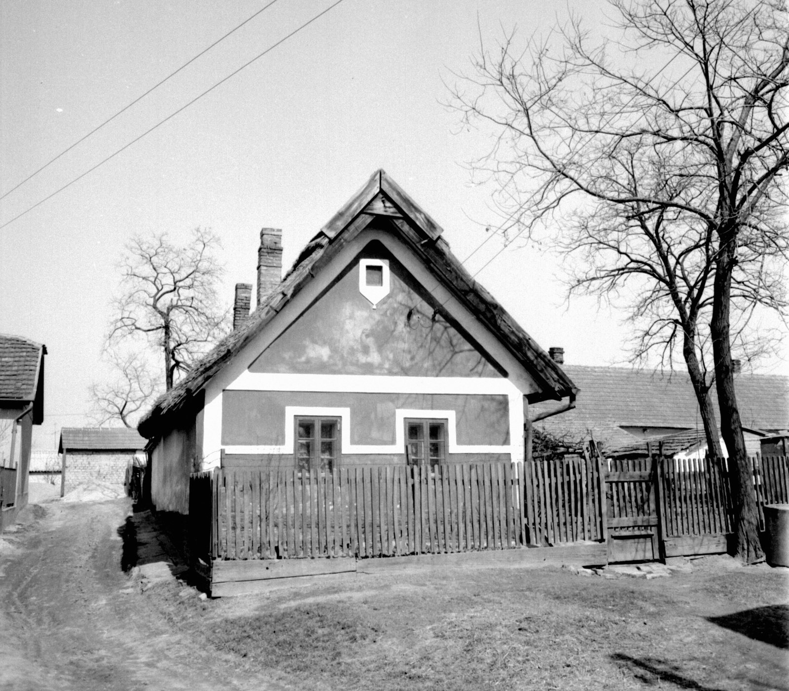 Hungary, Dunavecse, 1975, Jáki László, lath fence, farmhouse, Fortepan #70374