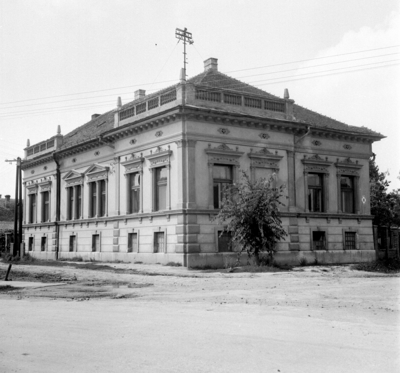 Hungary, Szabadszállás, Árpád utca (balra) és Bajcsy-Zsilinszky utca találkozása, óvoda., 1975, Jáki László, Fortepan #70402