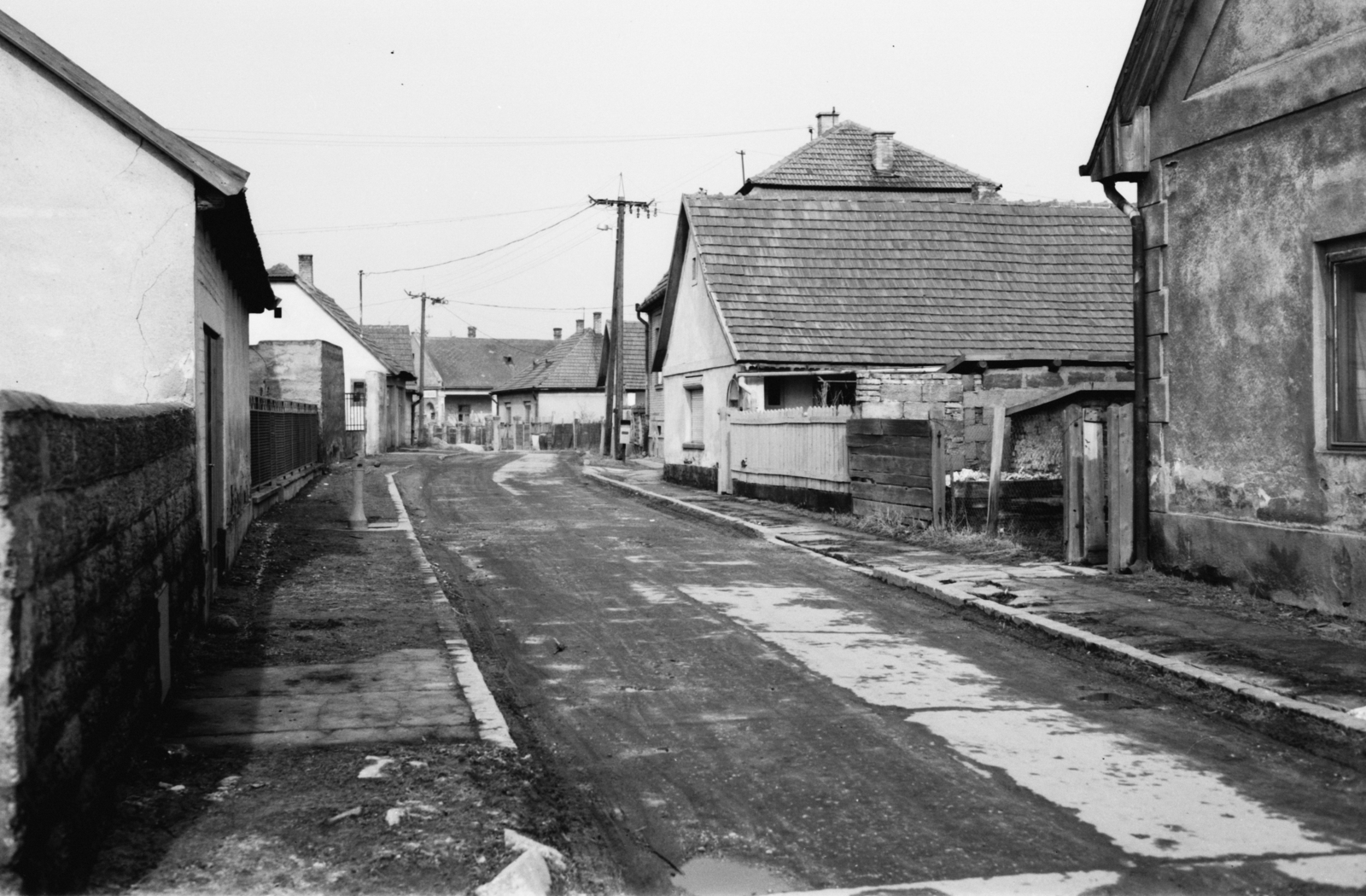 Hungary, Dunavecse, Forgács utca a Honvéd utca felől nézve., 1975, Jáki László, Fortepan #70415