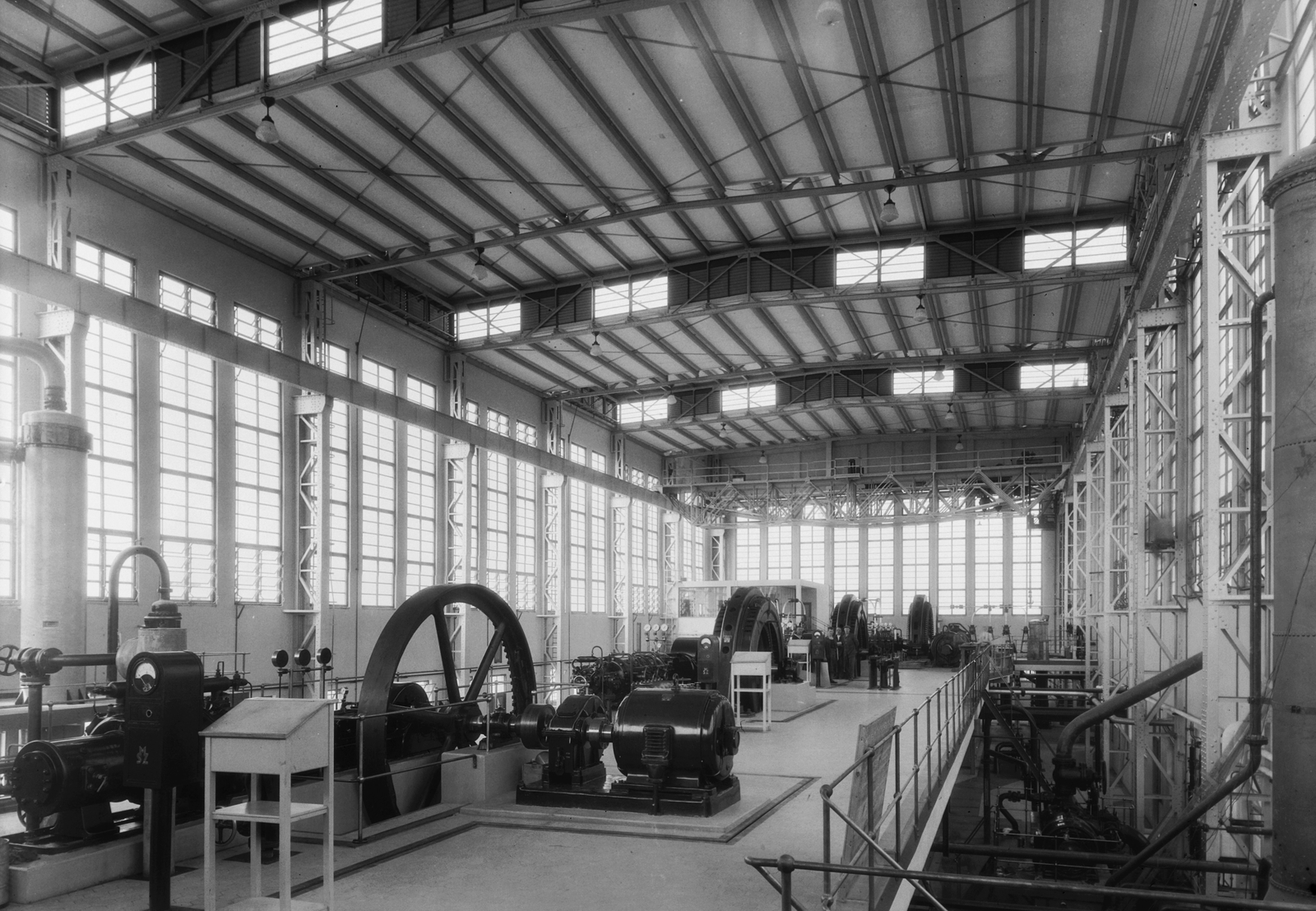 Hungary, Pétfürdő, Péti Nitrogén Műtrágyagyár Rt., áramfejlesztő telep., 1940, Veszprém Megyei Levéltár/Kozelka Tivadar, Kozelka Tivadar, electricity, generator, factory, Fortepan #70529