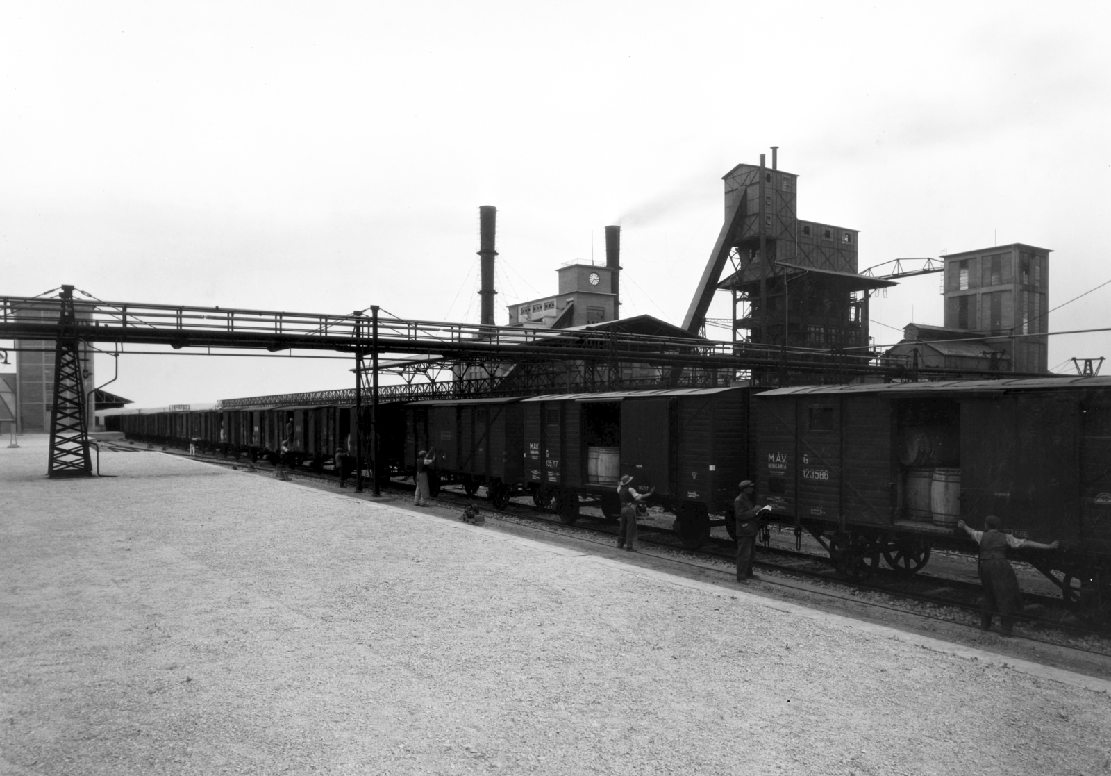 Hungary, Pétfürdő, Péti Nitrogén Műtrágyagyár Rt., 1940, Veszprém Megyei Levéltár/Kozelka Tivadar, Kozelka Tivadar, railway, barrel, chemical industry, Fortepan #70546