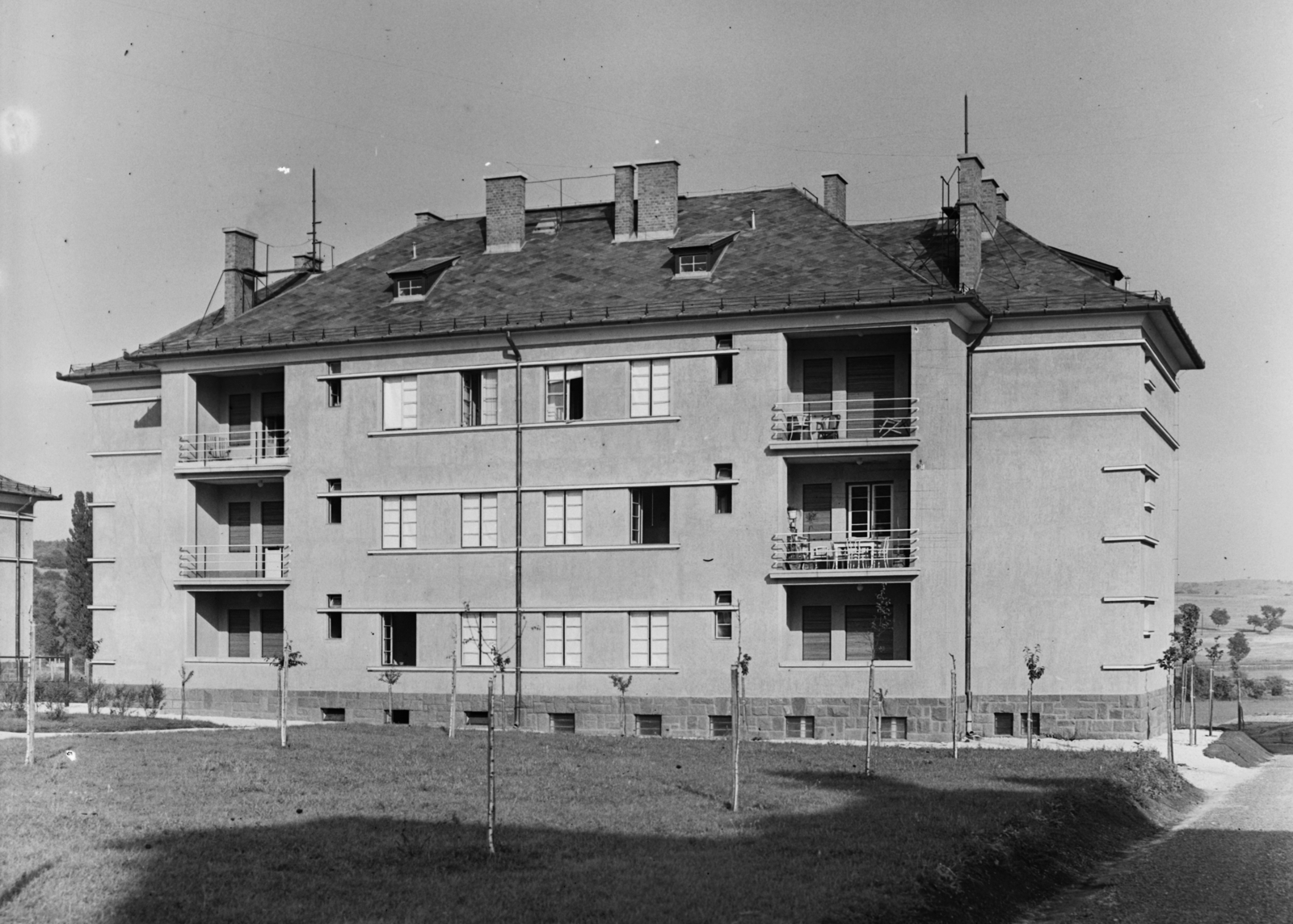 Hungary, Pétfürdő, Hősök tere, a Péti Nitrogén Műtrágyagyár Rt. lakótelepe., 1940, Veszprém Megyei Levéltár/Kozelka Tivadar, Kozelka Tivadar, Fortepan #70566