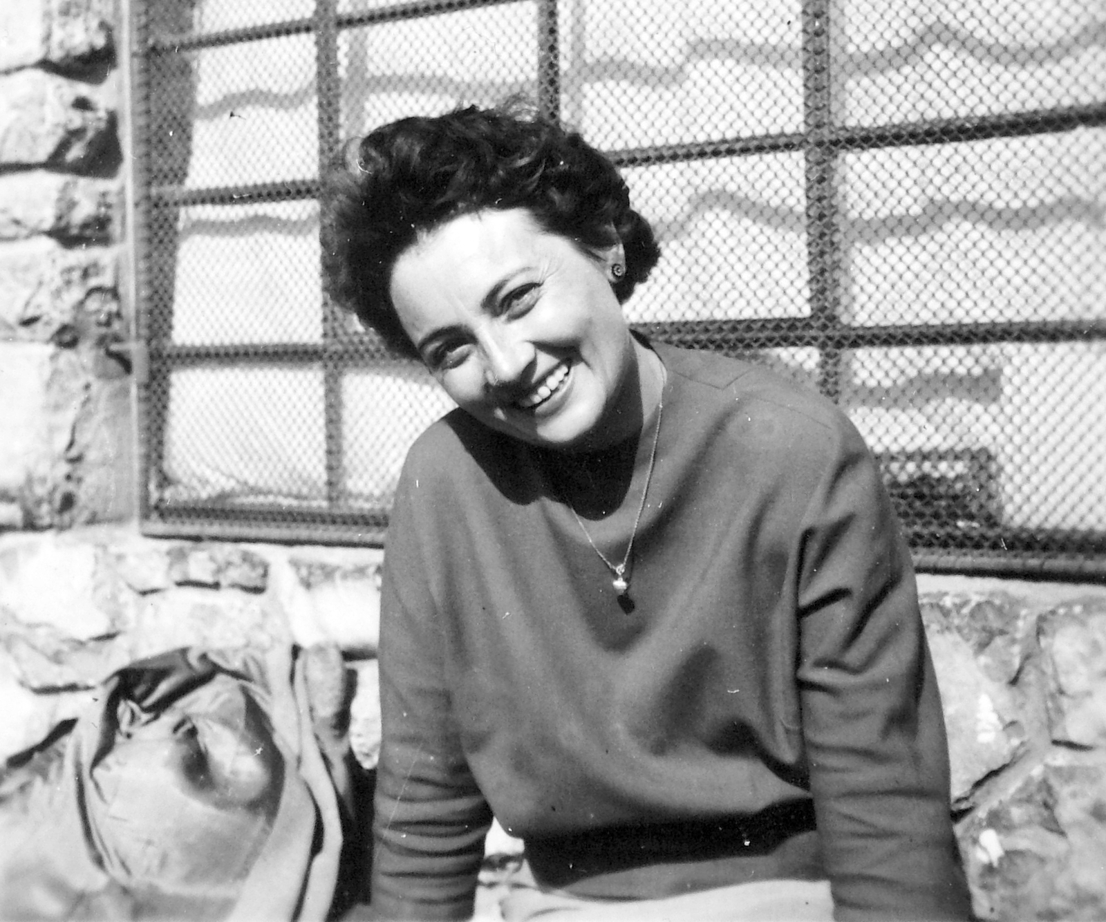 Hungary, Pécs, Mecsek, büfé a Dömörkapunál., 1957, Fortepan, portrait, smile, lady, necklace, Fortepan #7116