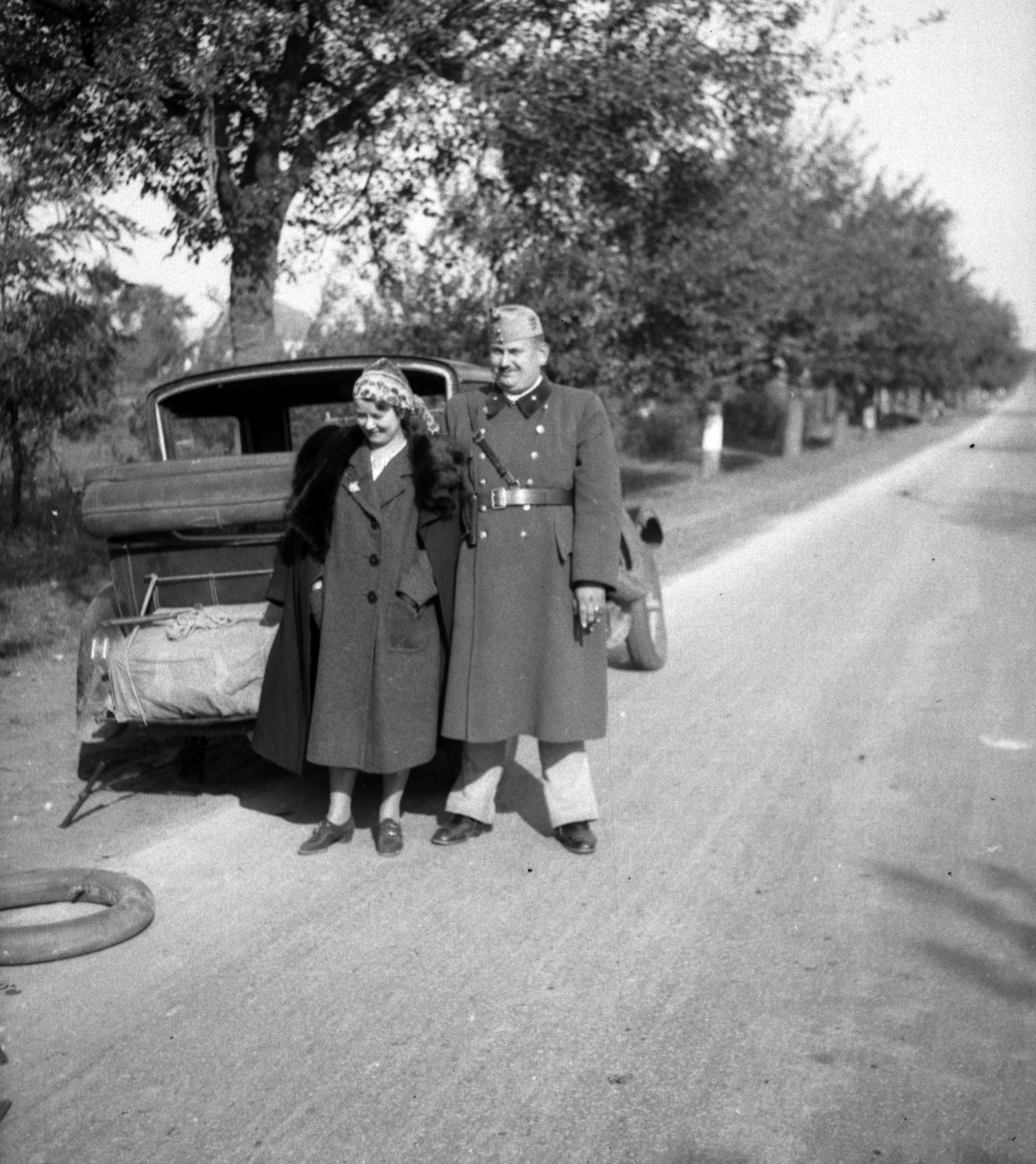 1939, Lissák Tivadar, flat tyre, Fortepan #71221