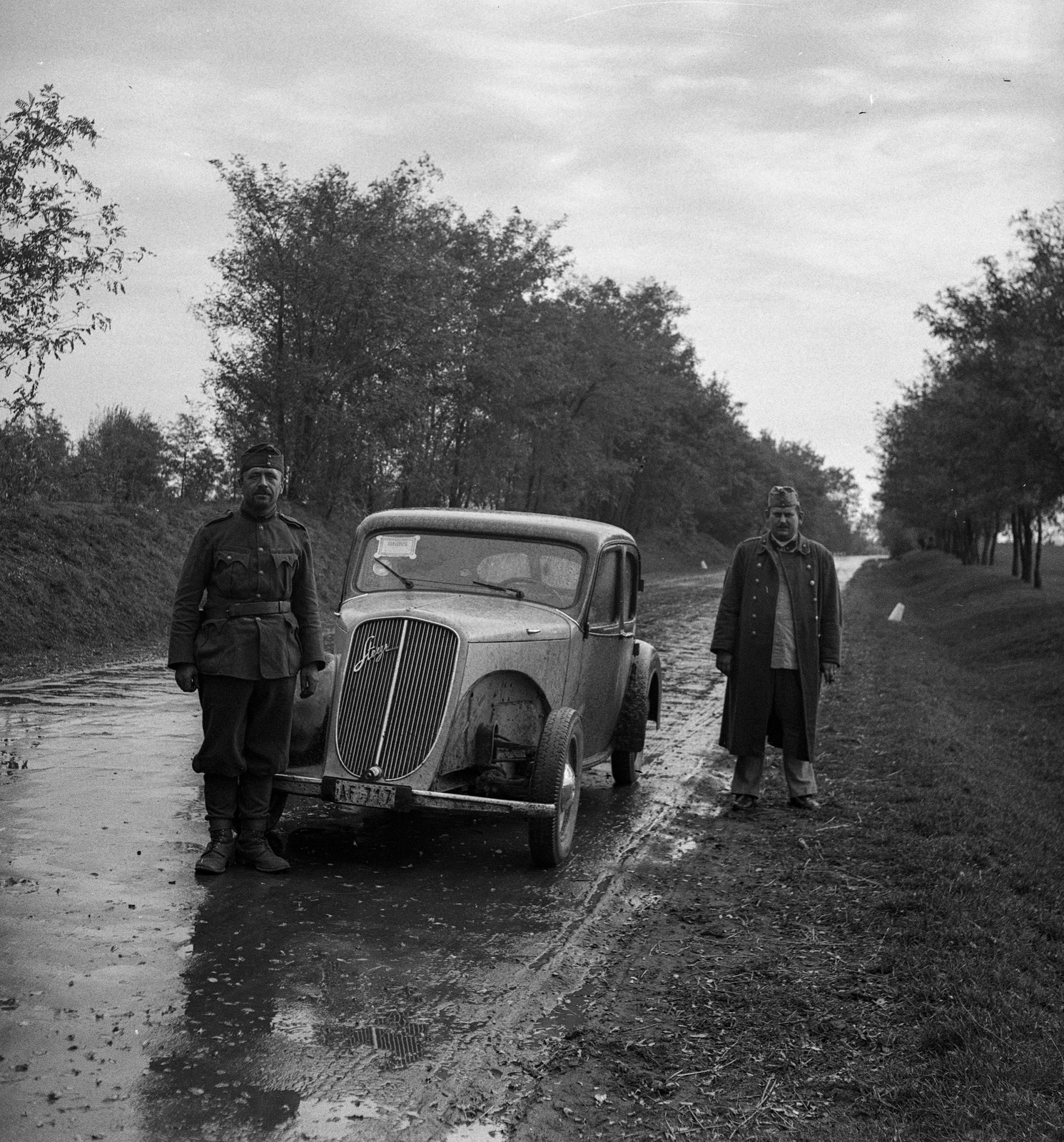 1939, Lissák Tivadar, Steyr-brand, automobile, "Bocskai" side cap, Fortepan #71270
