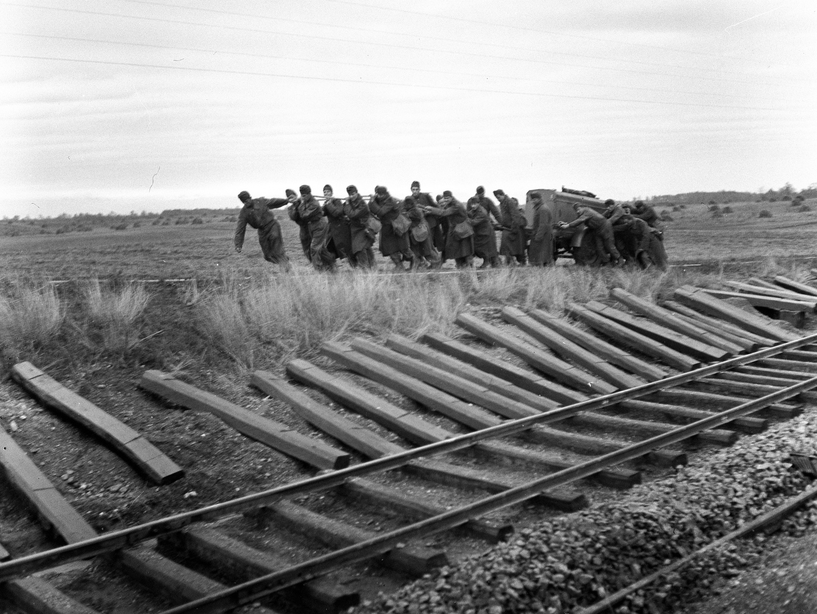 1939, Lissák Tivadar, rails, sapper, portable generator, Fortepan #71277