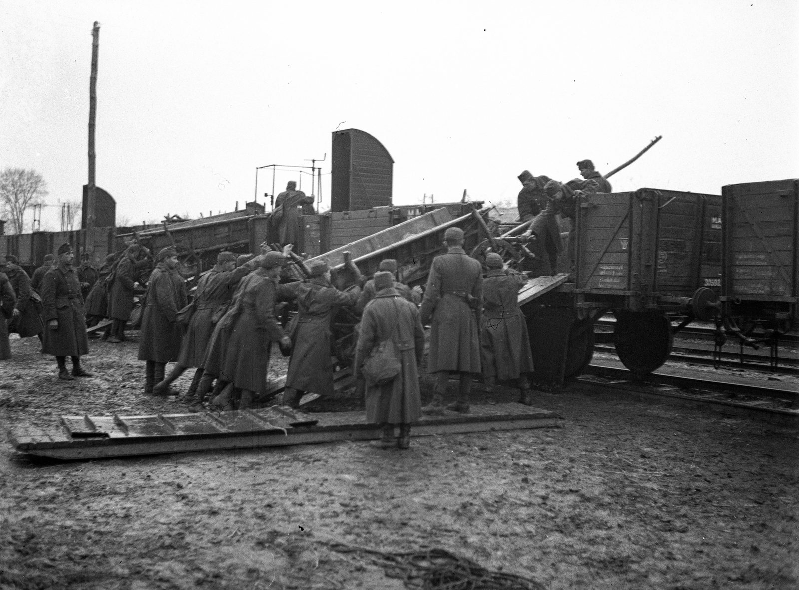 1939, Lissák Tivadar, railway, chariot, soldier, coach, Fortepan #71331
