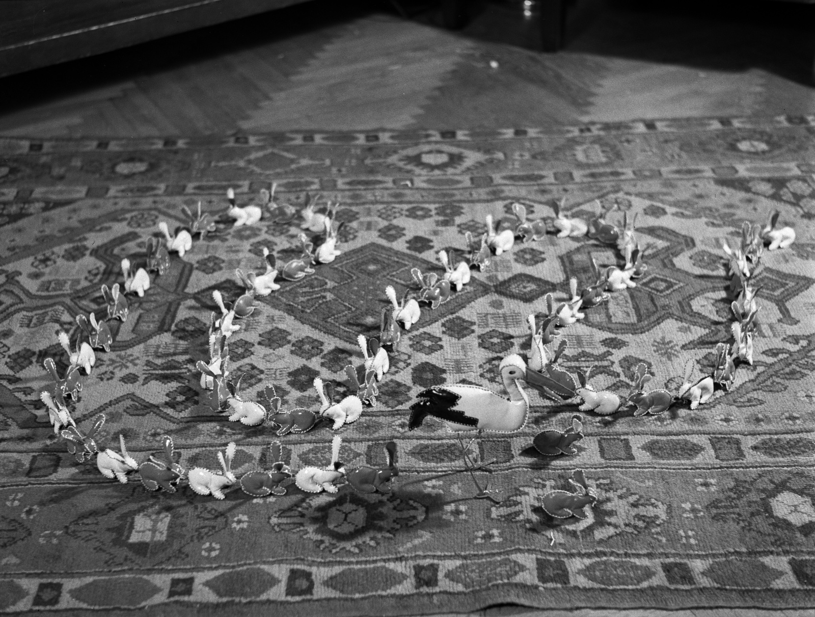 1941, Lissák Tivadar, toy, stork, carpet, toy animal, Fortepan #71455