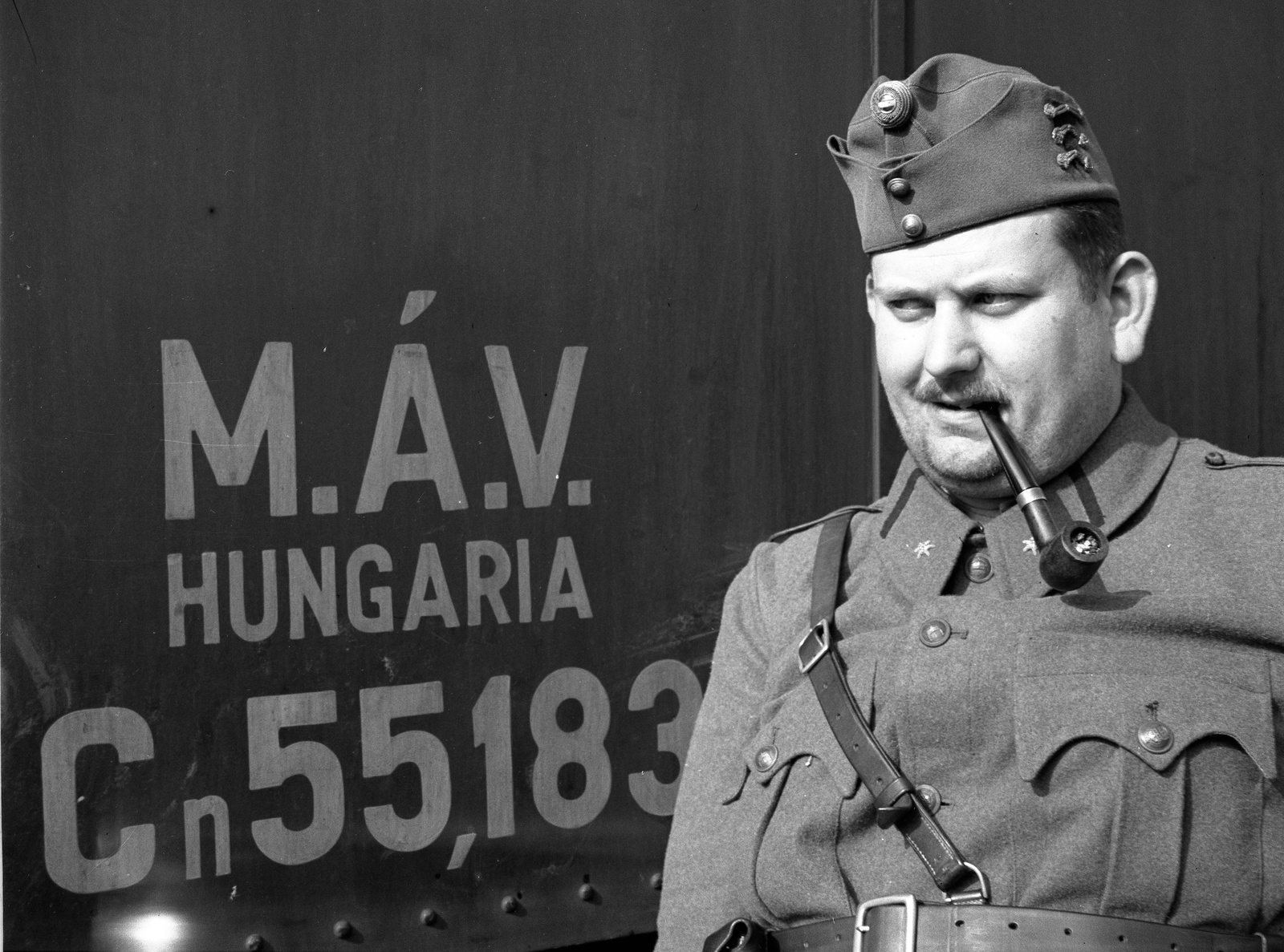 Croatia, Beli Manastir, 1941, Lissák Tivadar, Hungarian Railways, railway, pipe, soldier, coach, "Bocskai" side cap, Fortepan #71521