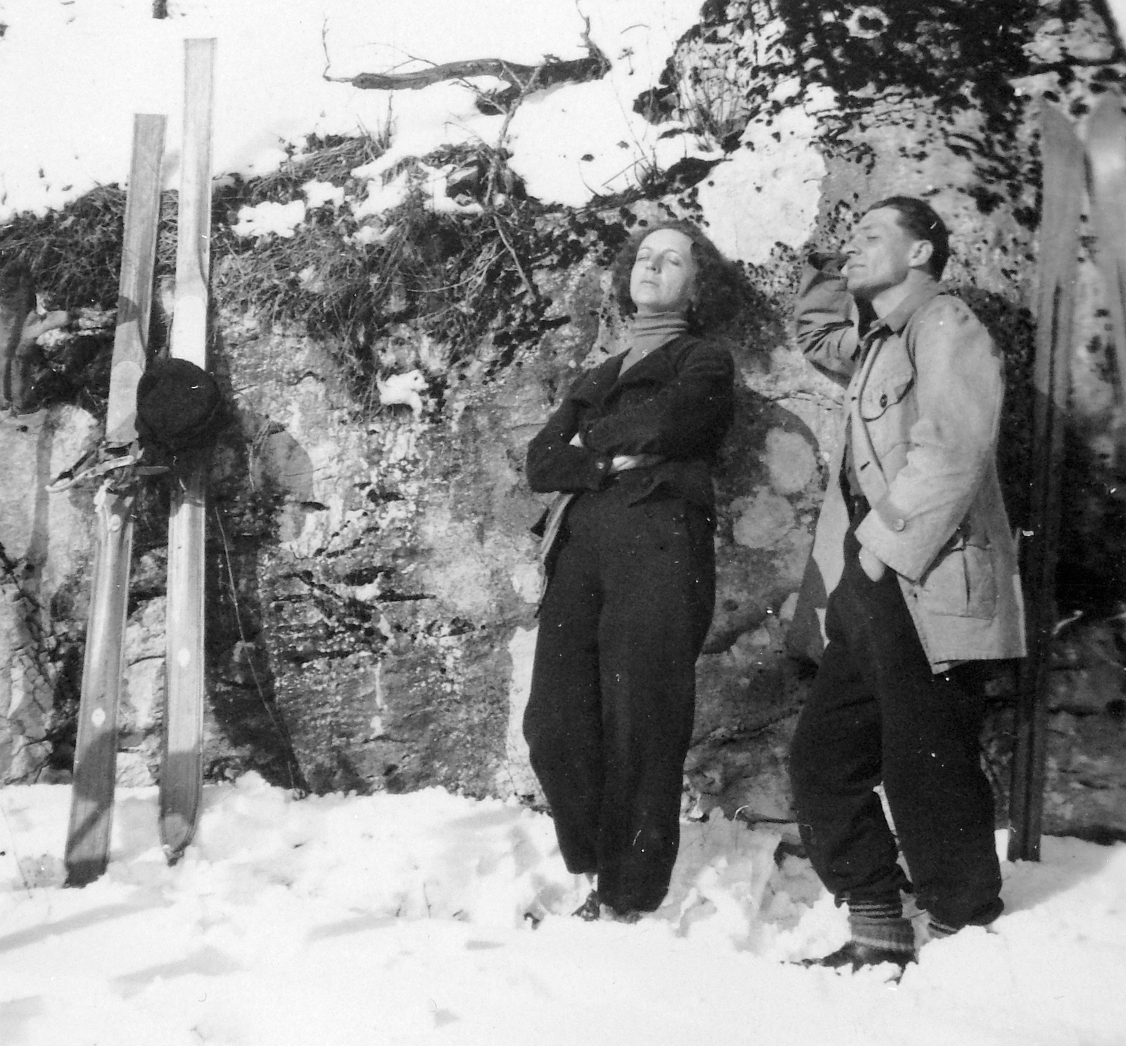 1938, Fortepan, free time, tranquillity, skis, arms crossed over the chest, sunbathe, Fortepan #7162