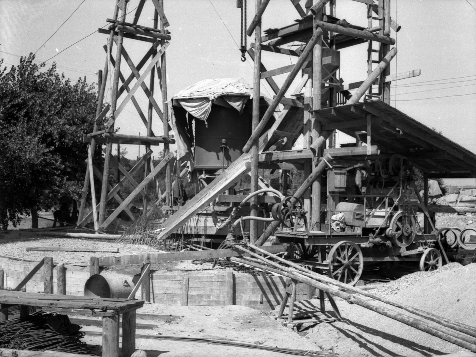 Hungary, Budapest XI., Kopaszi gát, a Duna alatti járható kábelalagút építési területe., 1941, Lissák Tivadar, construction, Budapest, Fortepan #71667