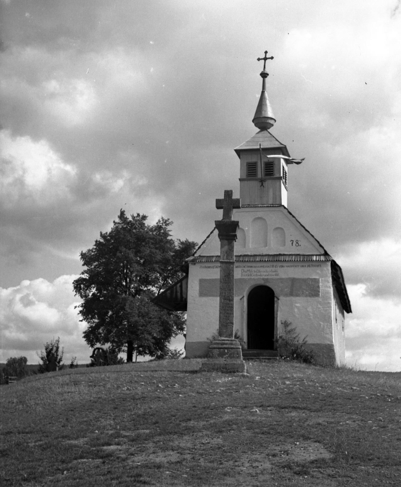 Romania,Transylvania, Miercurea Ciuc, Csíksomlyó (ekkor önálló), Salvator-kápolna., 1941, Lissák Tivadar, chapel, cross, Fortepan #71692