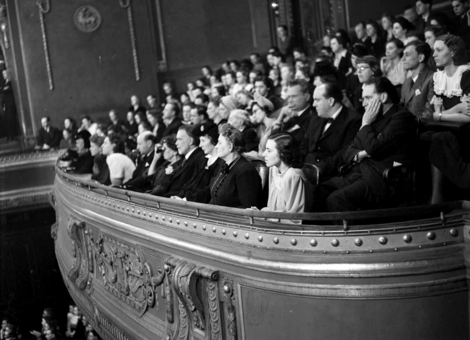 Hungary, Budapest VI., Zeneakadémia, Nagyterem. Az első sorban Kodály Zoltán, mellette, látcsővel felesége, Sándor Emma., 1942, Lissák Tivadar, celebrity, university, theater room, Budapest, auditorium, Fortepan #71791